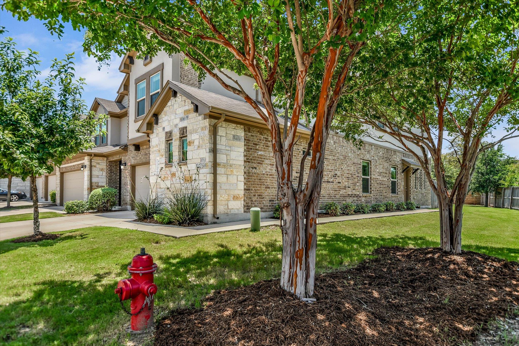 2304 Lakeline Blvd
