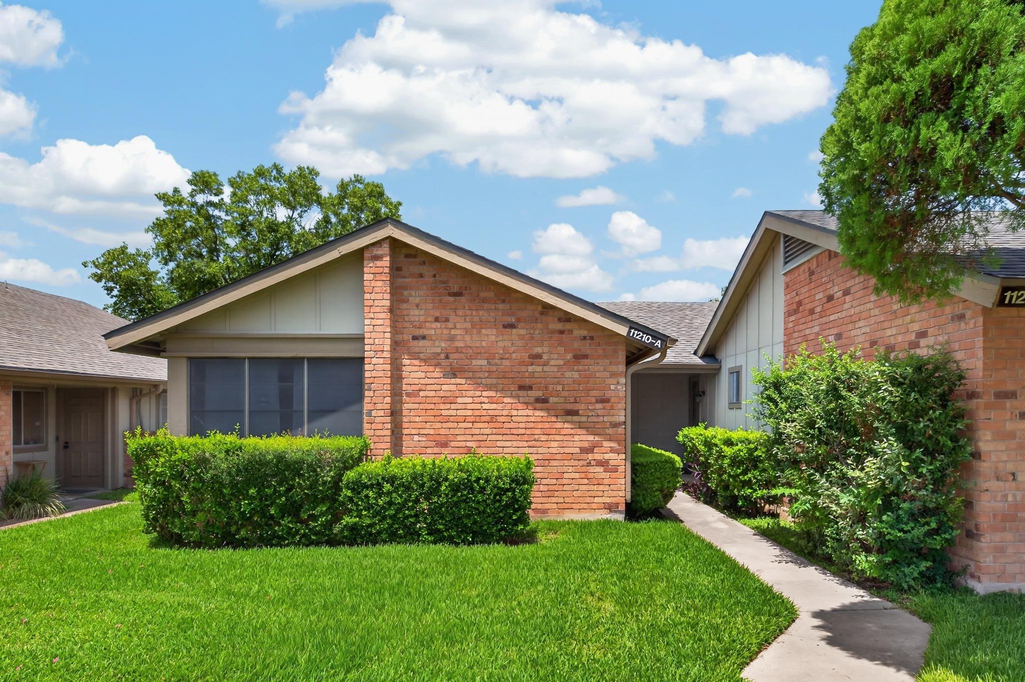 11210 PARKFIELD Dr