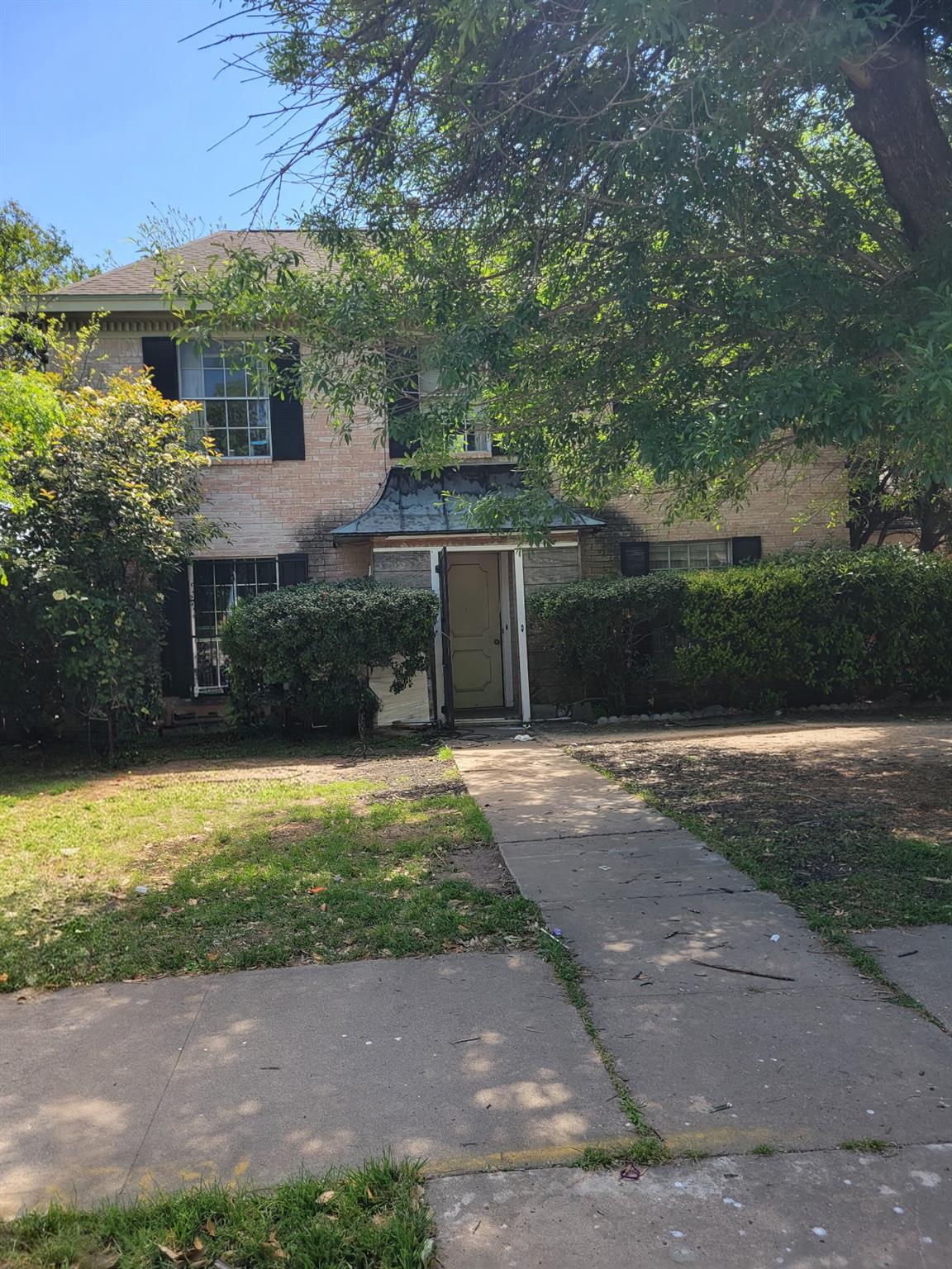 9711 Parkfield Dr