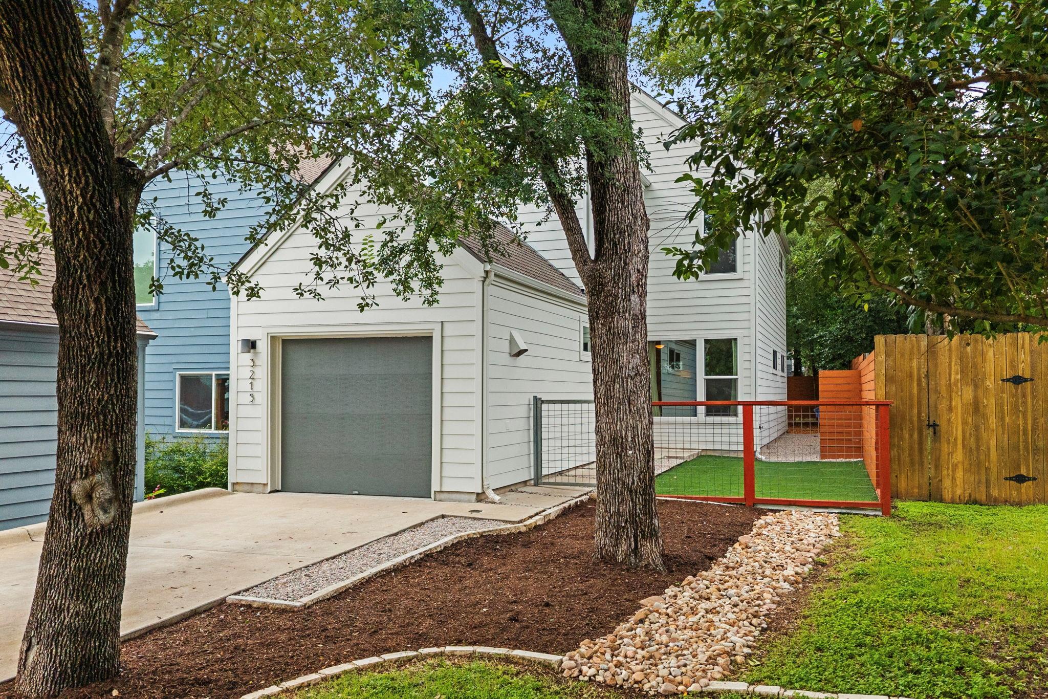 3215 Aldwyche Dr