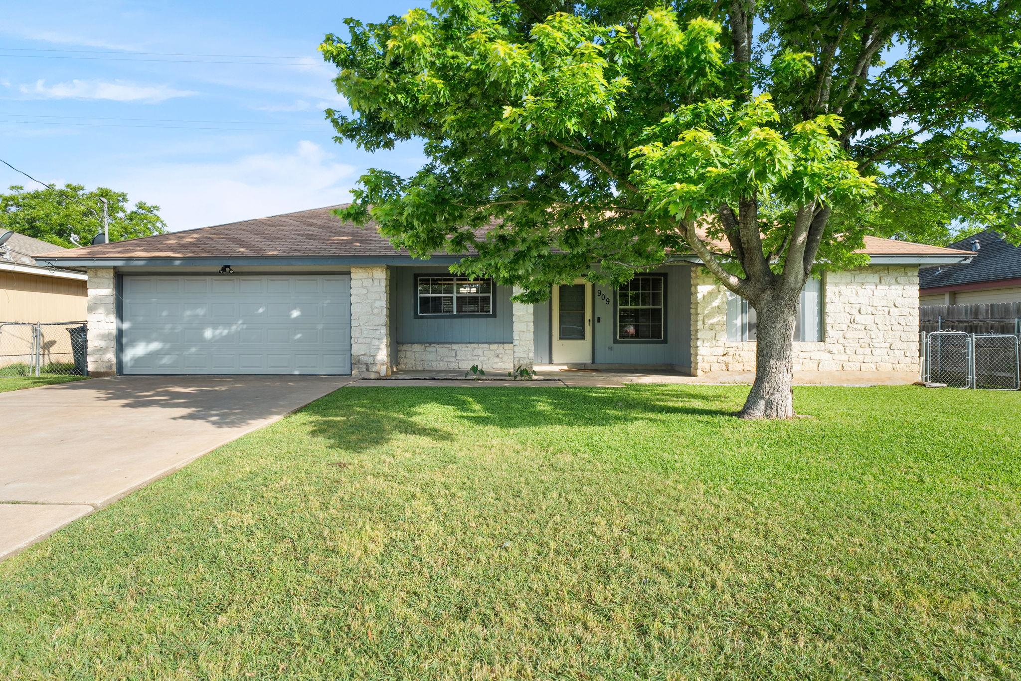 909 Garden View Dr
