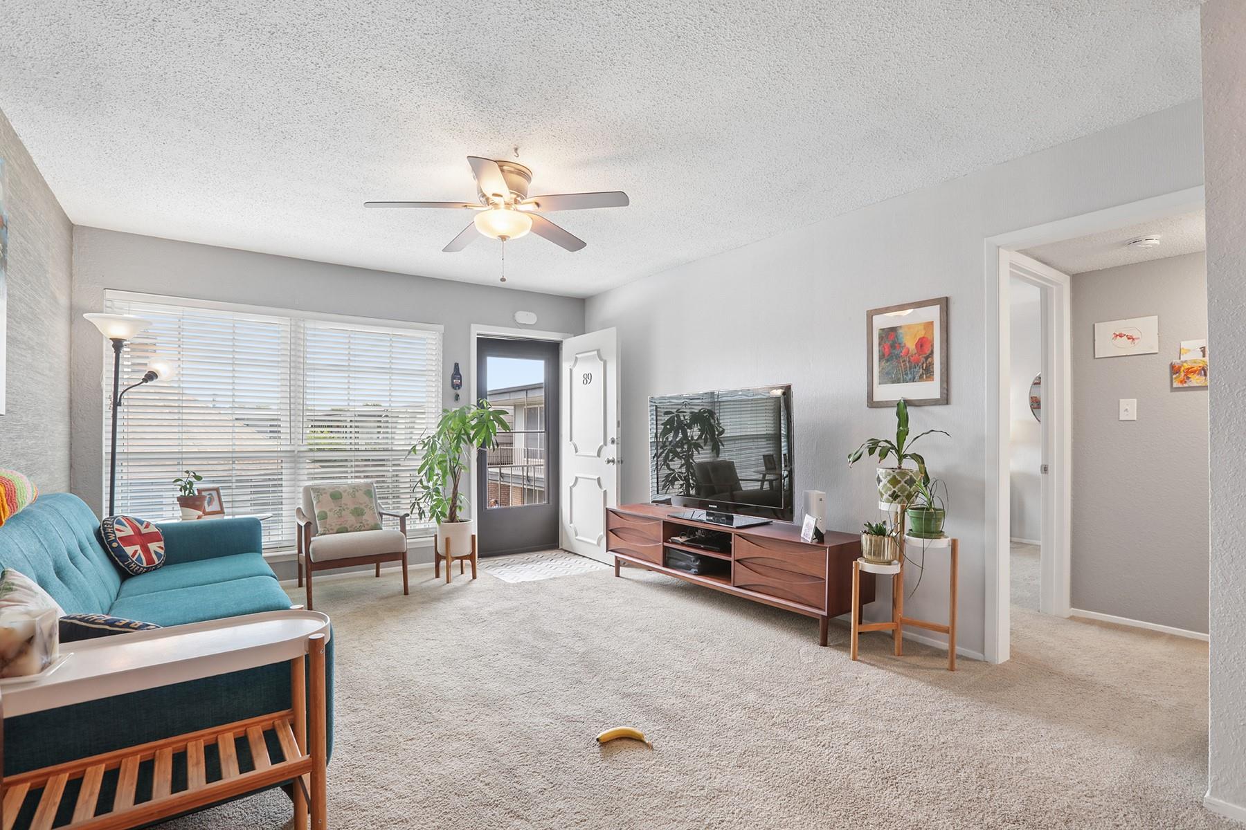 2425 Ashdale Dr