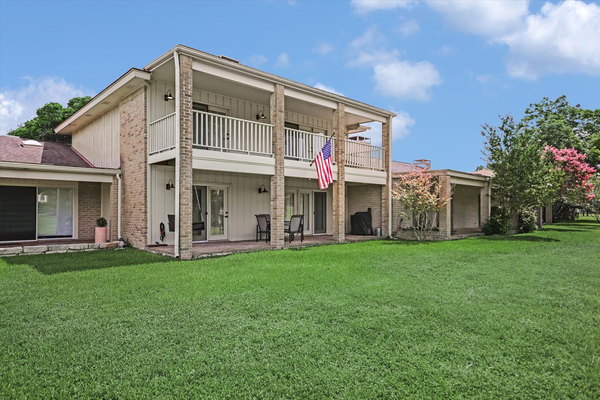 11125 Pinehurst Dr