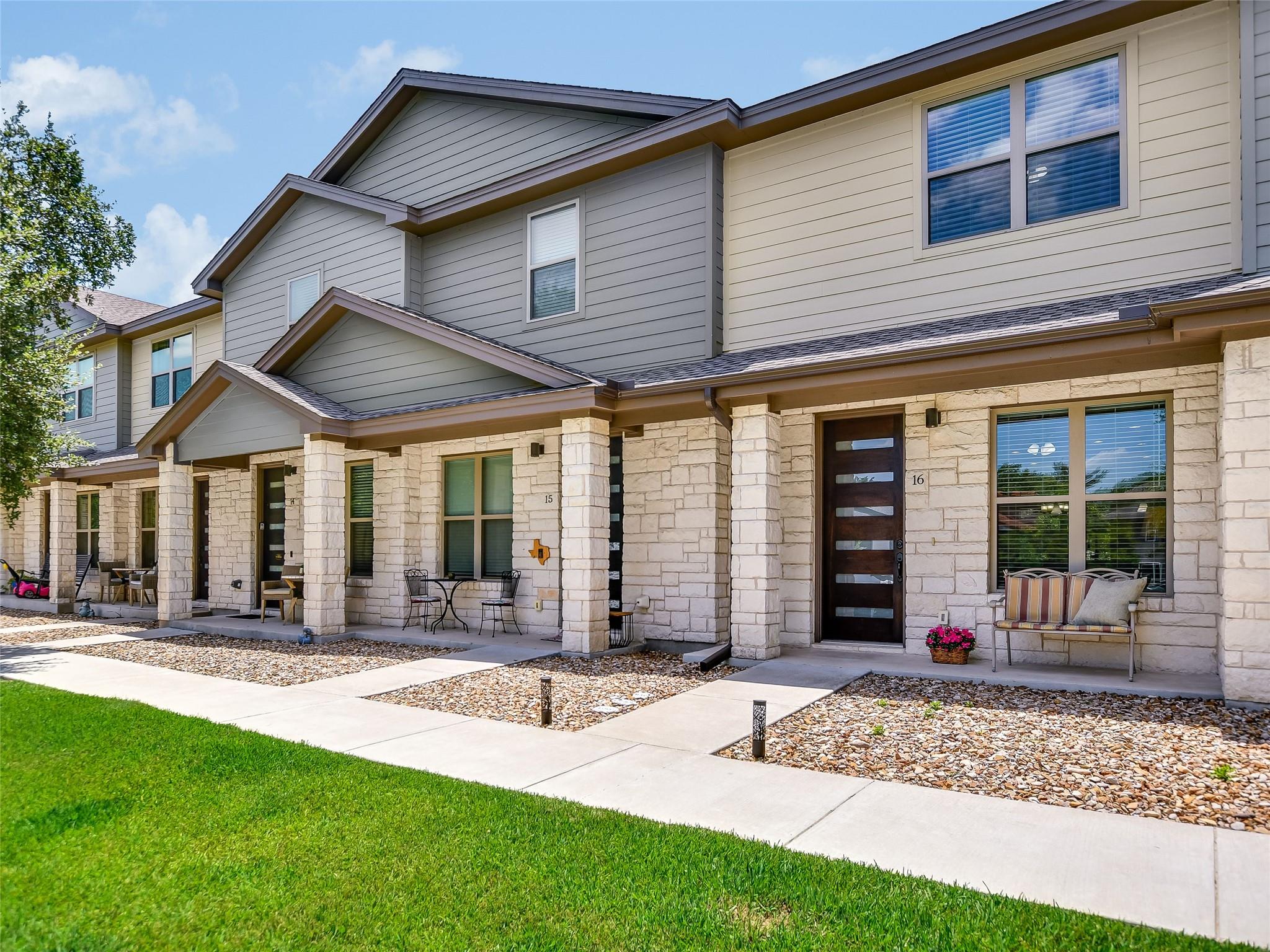 18803 Hogan Cir