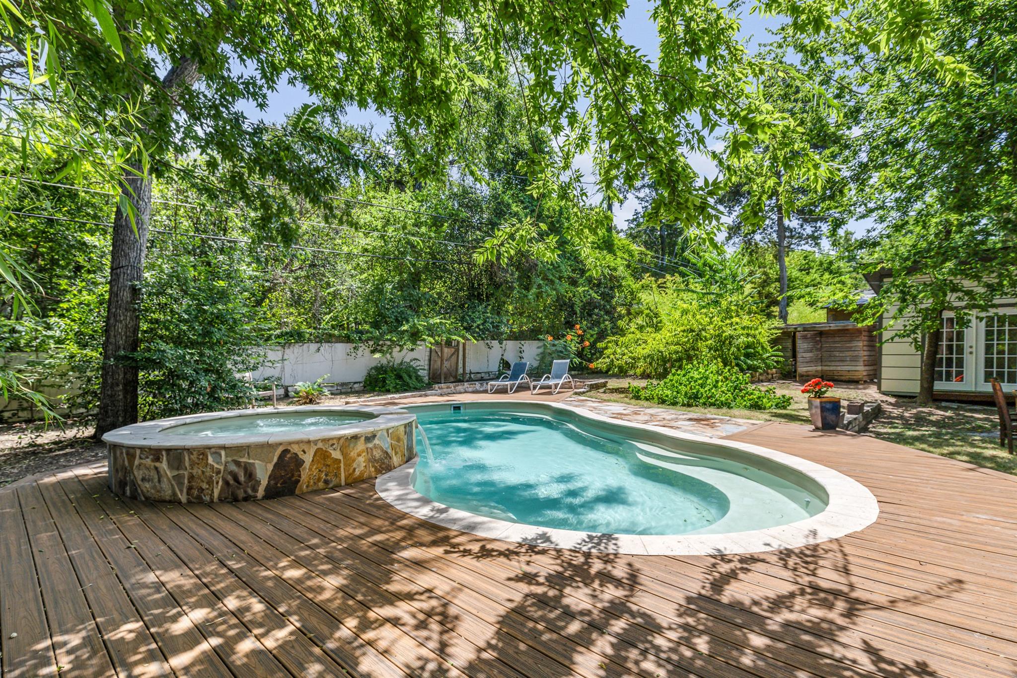 1208 Fairwood Rd