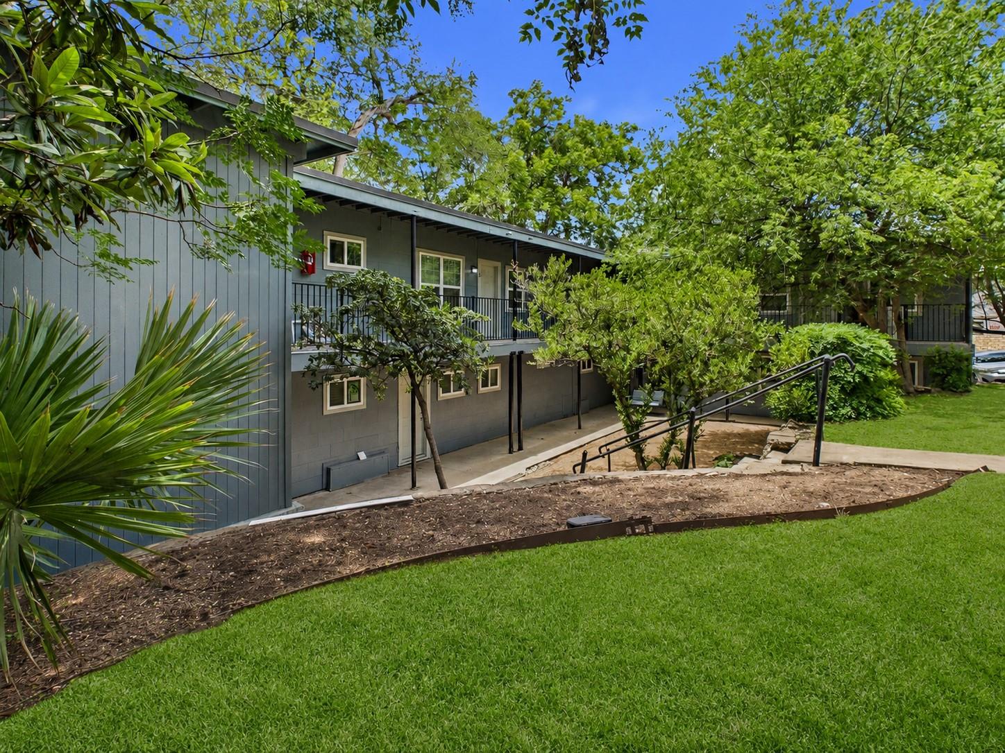 3008 Cedar St