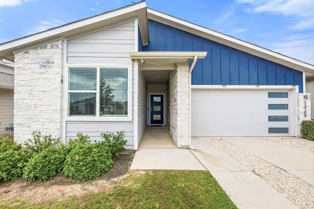 13704 Bavarian Forest Dr