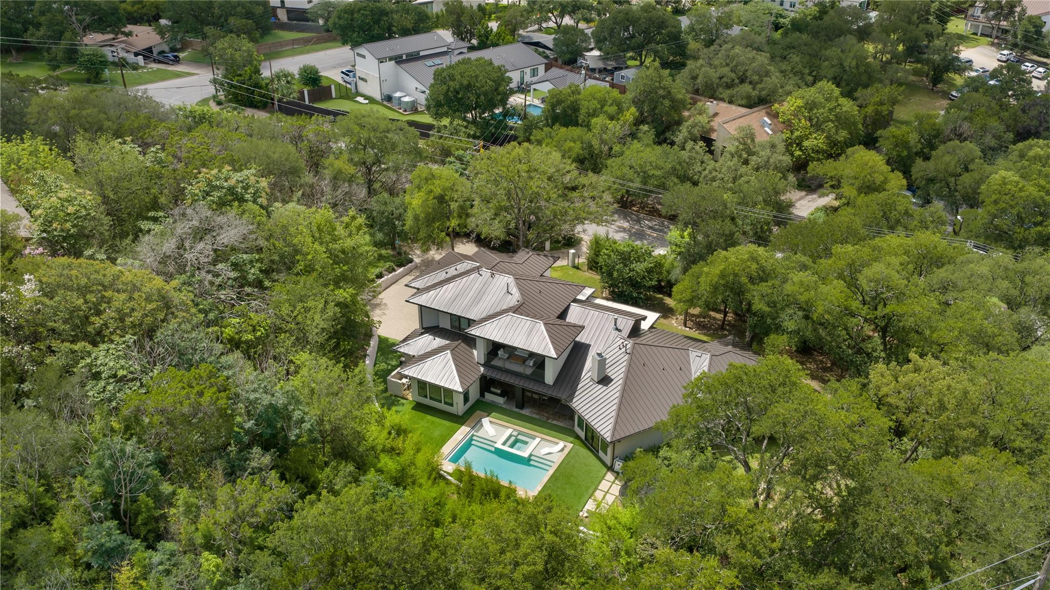 5103 ROLLINGWOOD Dr