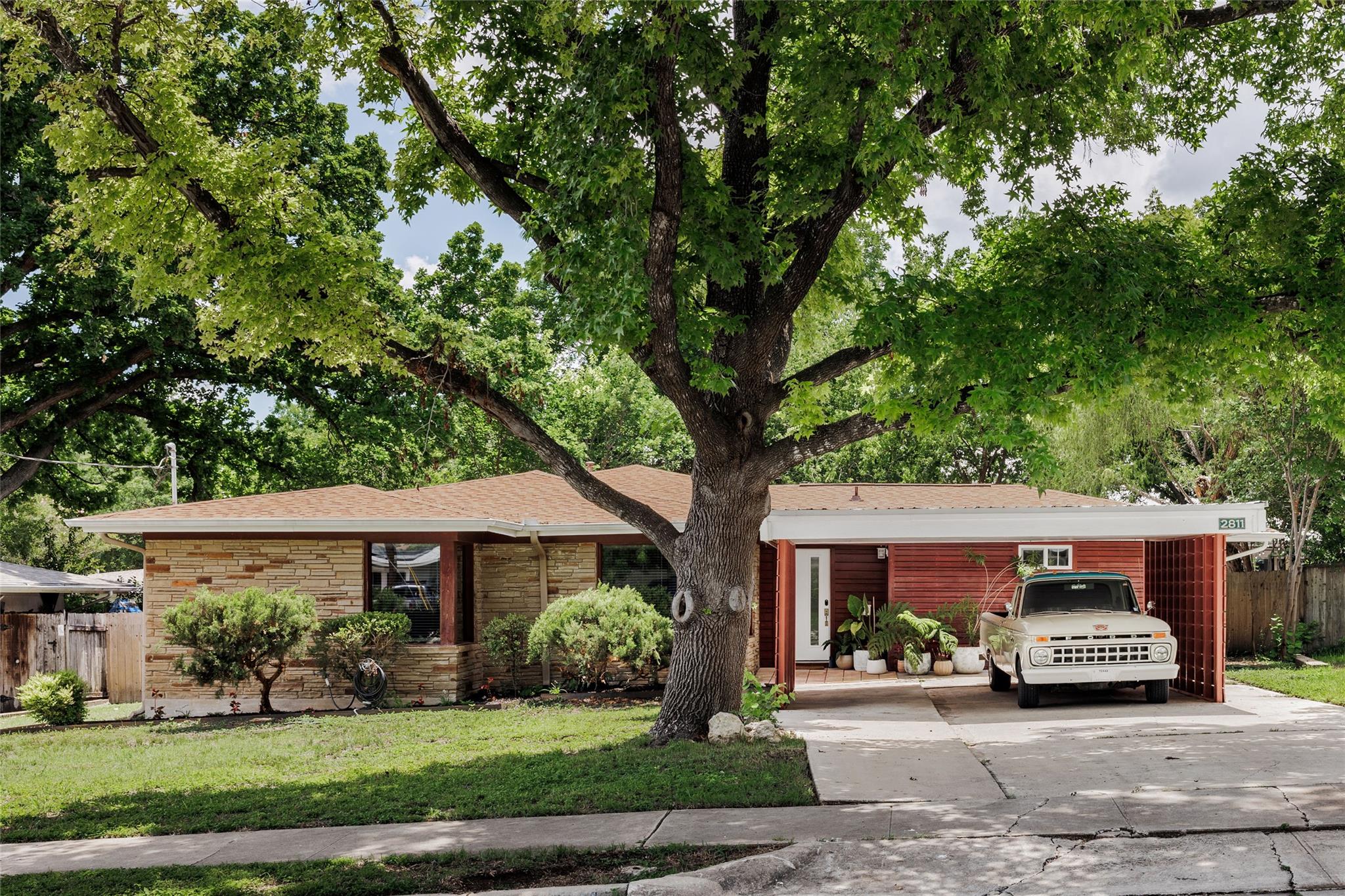2811 Fresco Dr