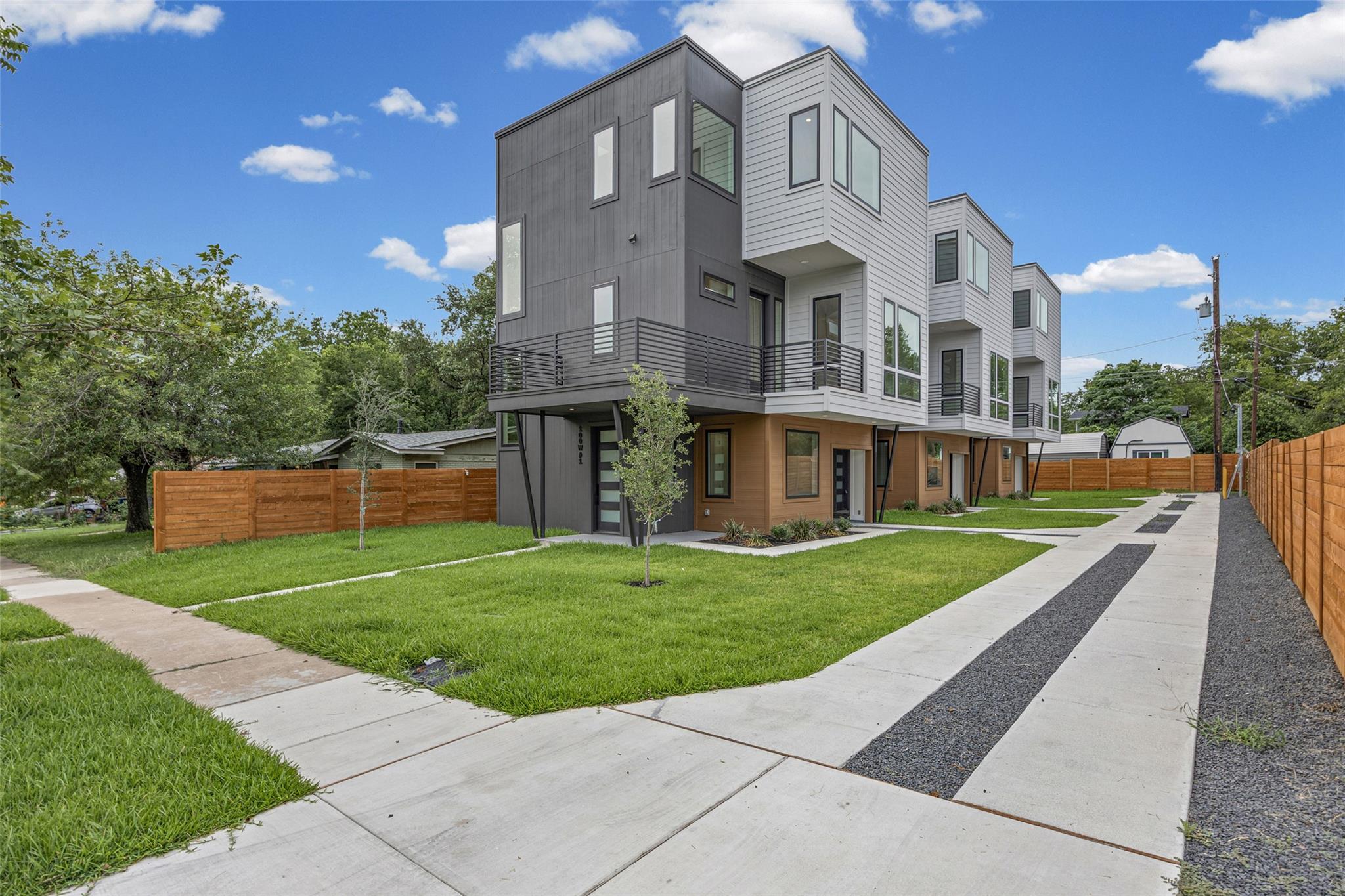 100 Odell St