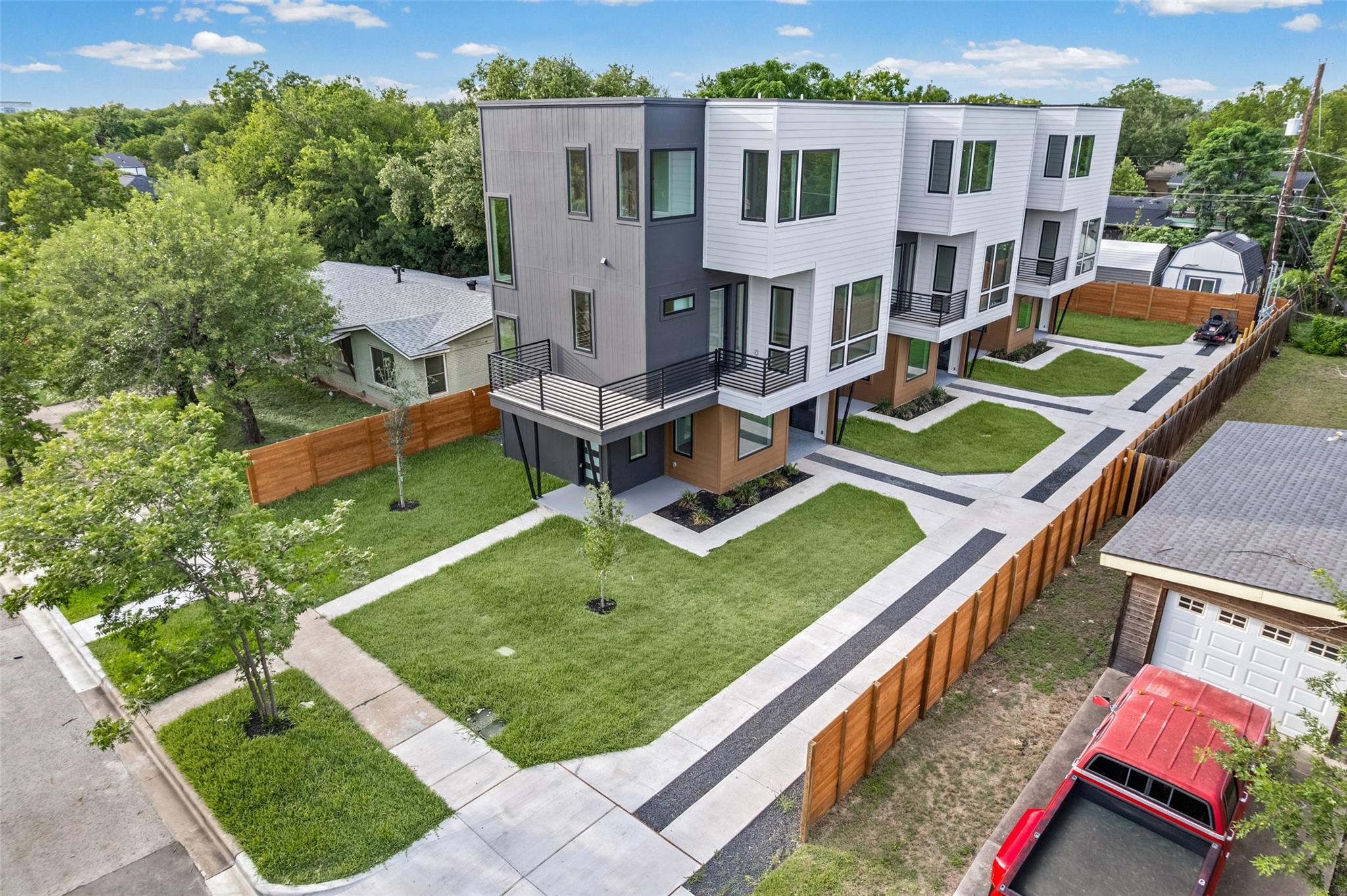 100 Odell St