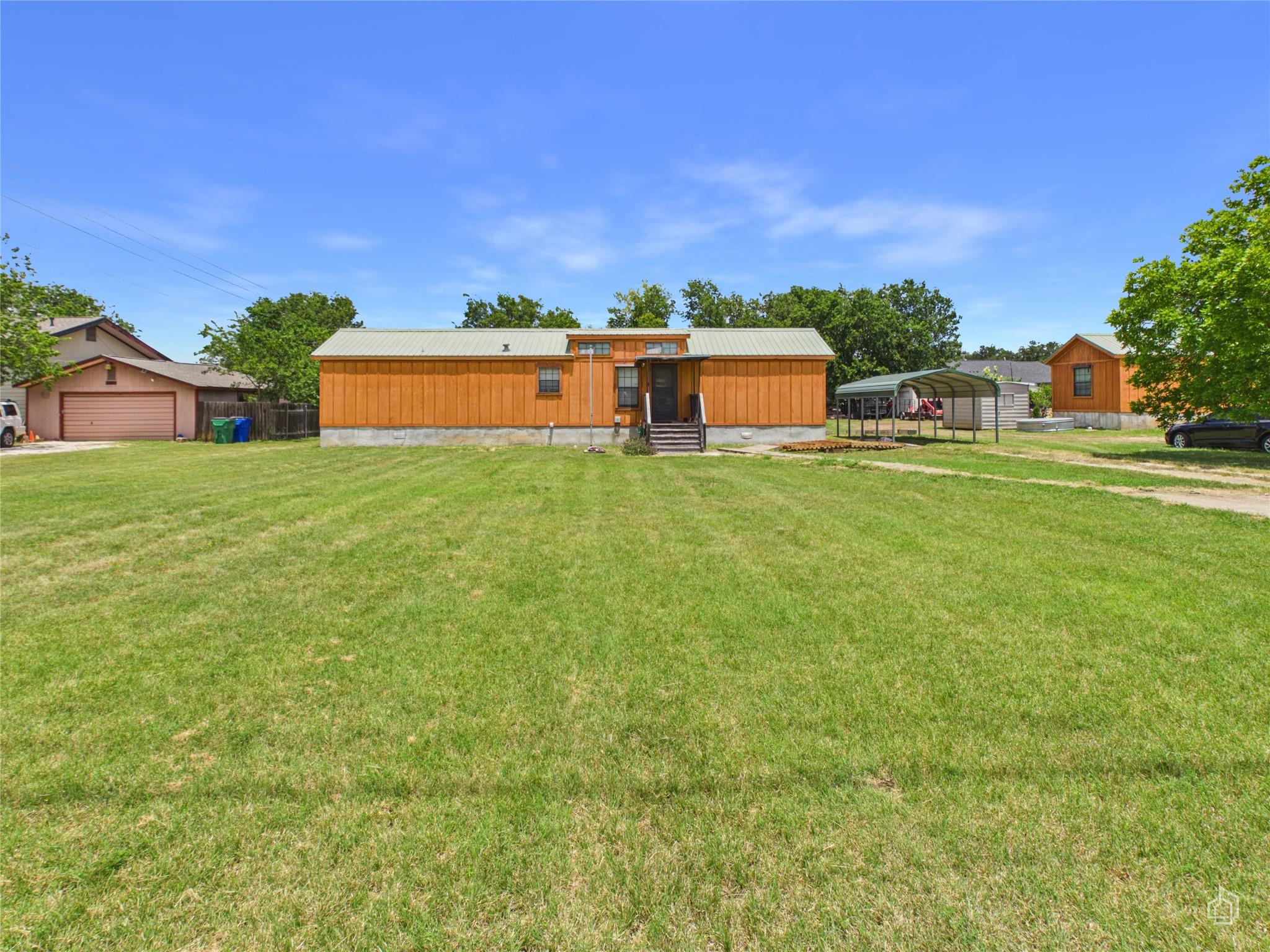 202 Mustang Ave