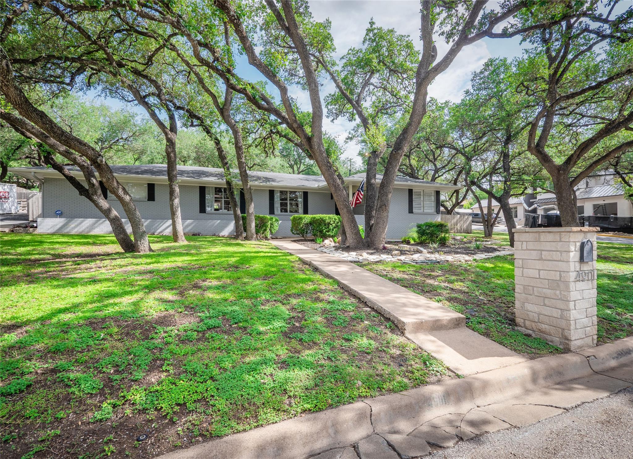 4901 Timberline Dr