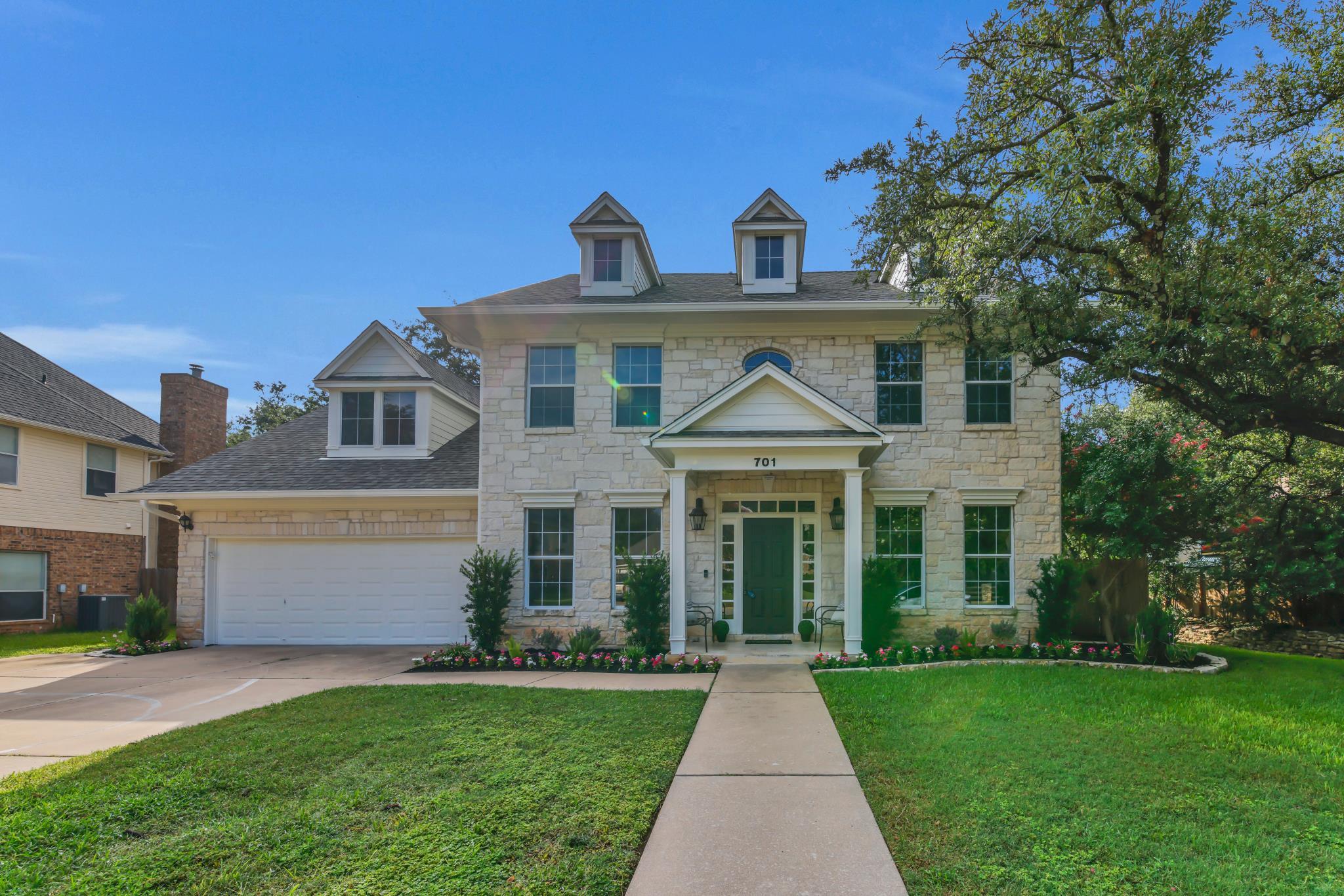 701 Oaklands Dr