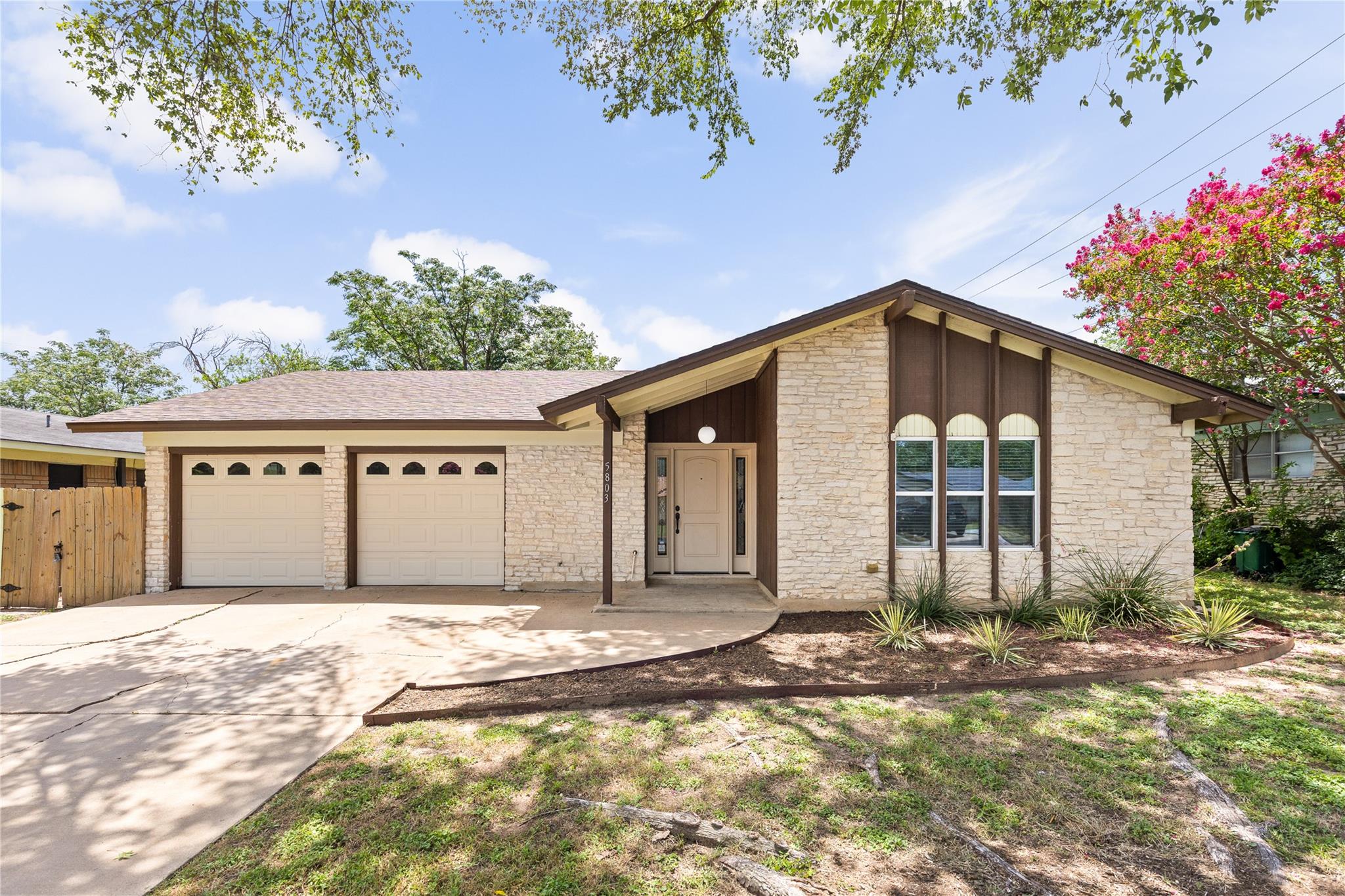 5803 Eureka Dr