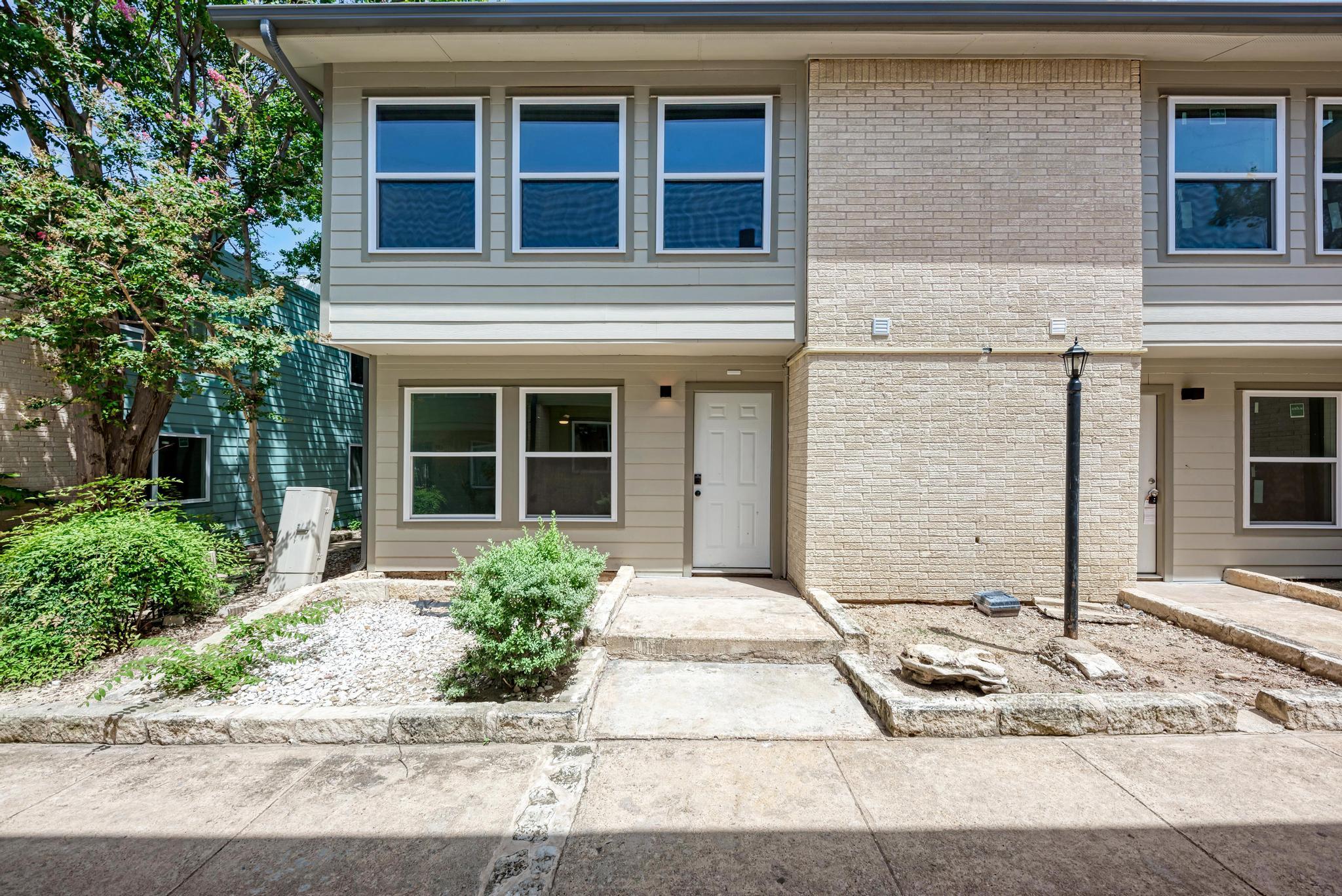 2124 Burton Dr