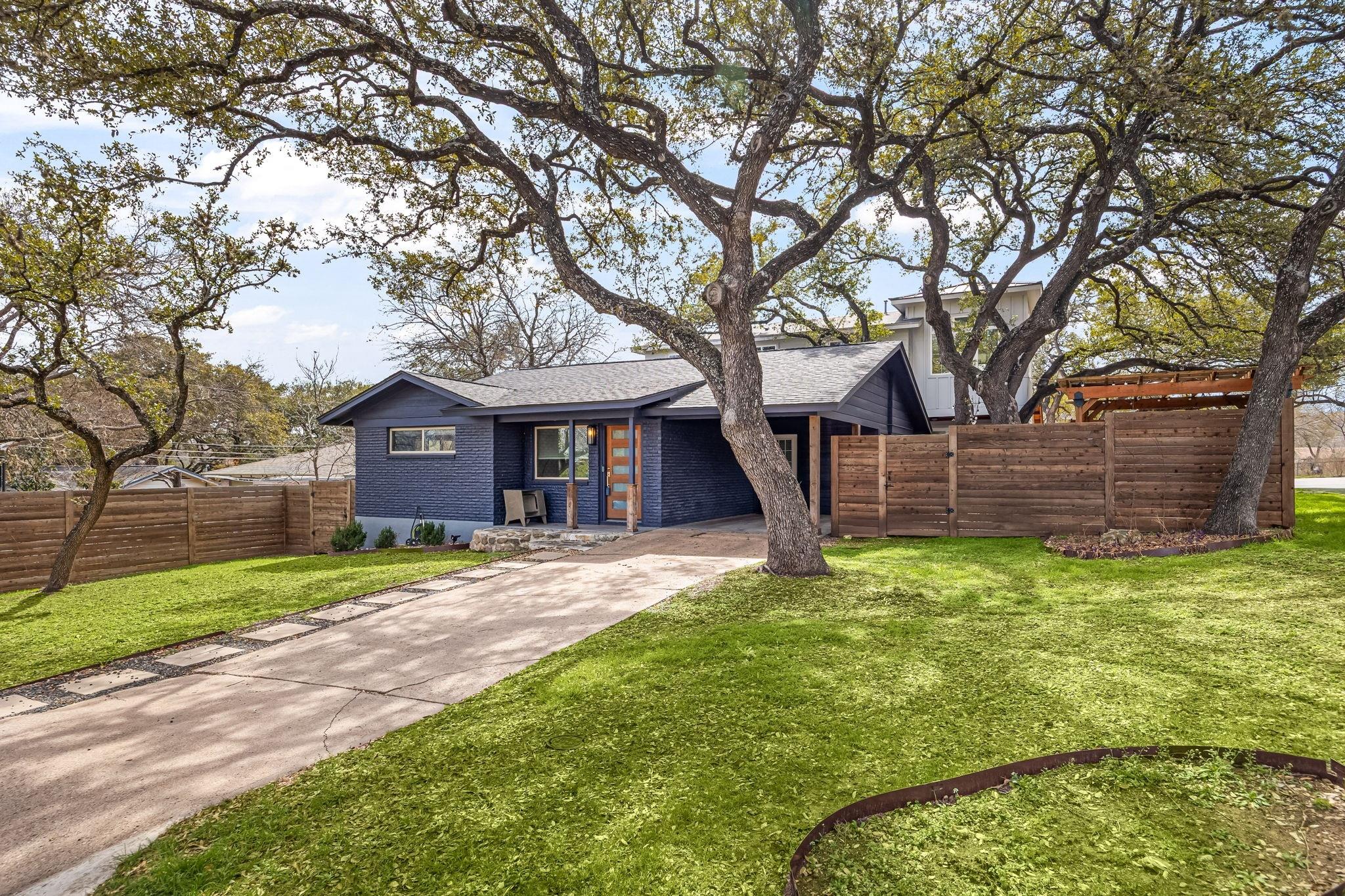 3015 Burning Oak Dr