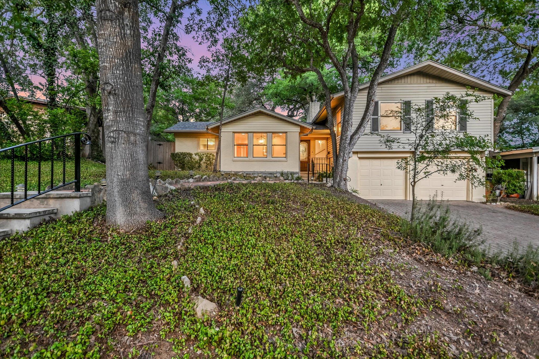 1113 BLUEBONNET Ln