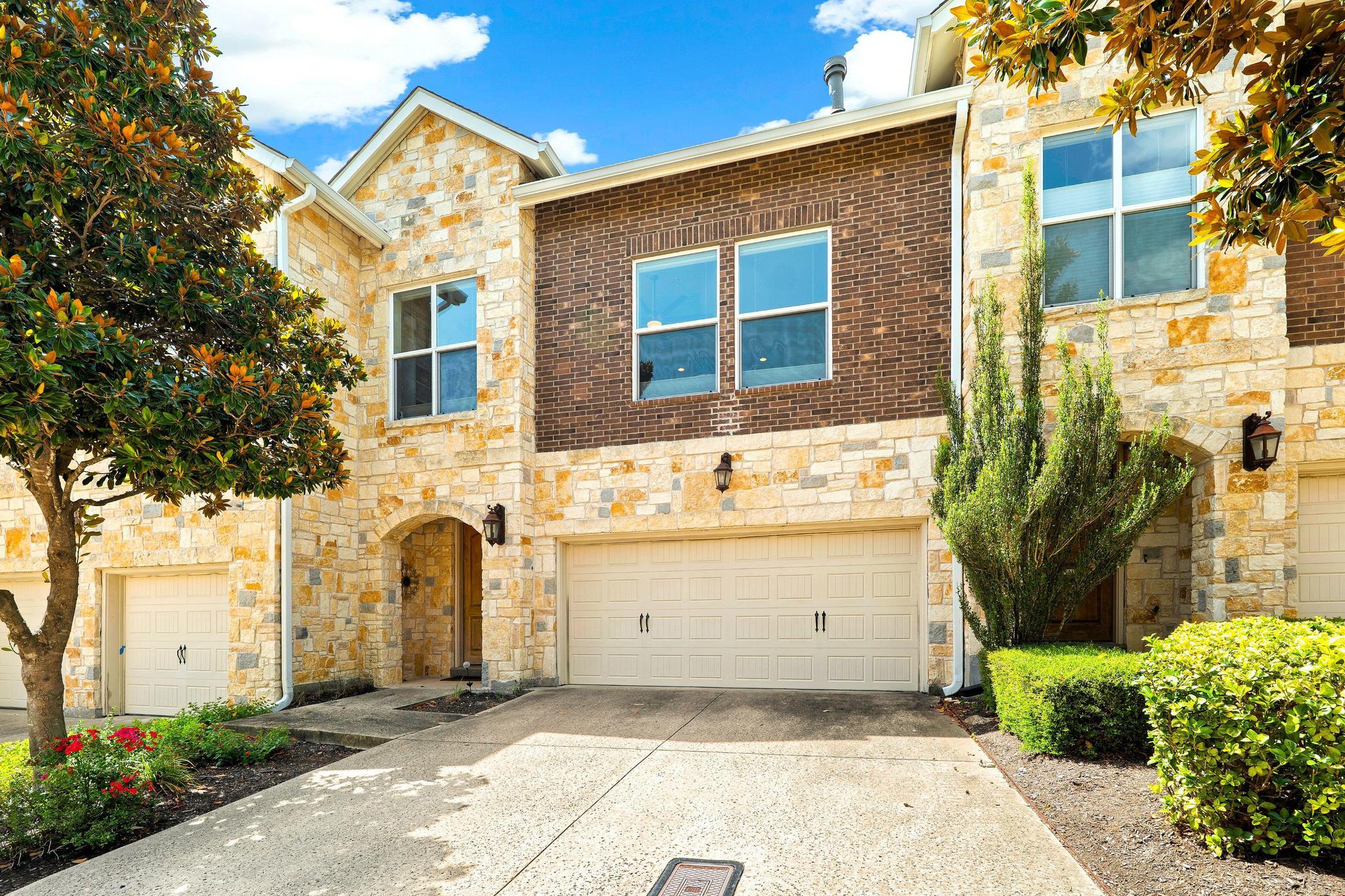 1215 Haven Ln