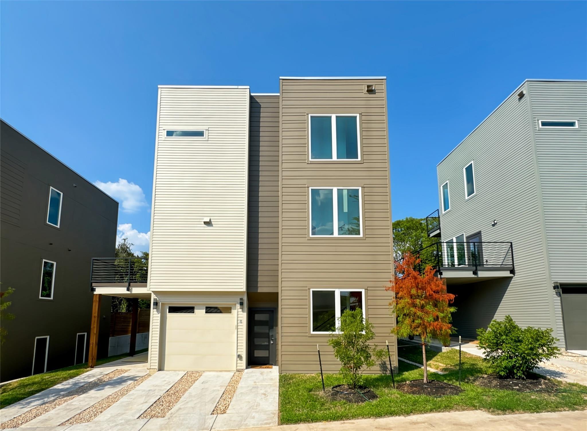 2309 Montopolis Dr