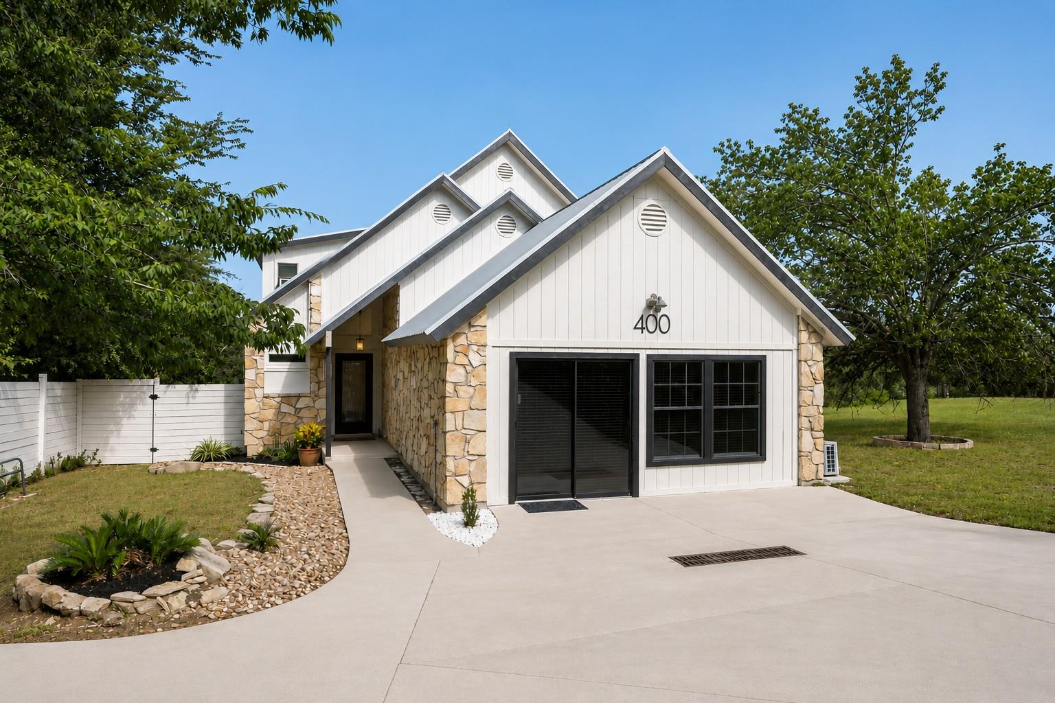 400 Laurelwood Dr