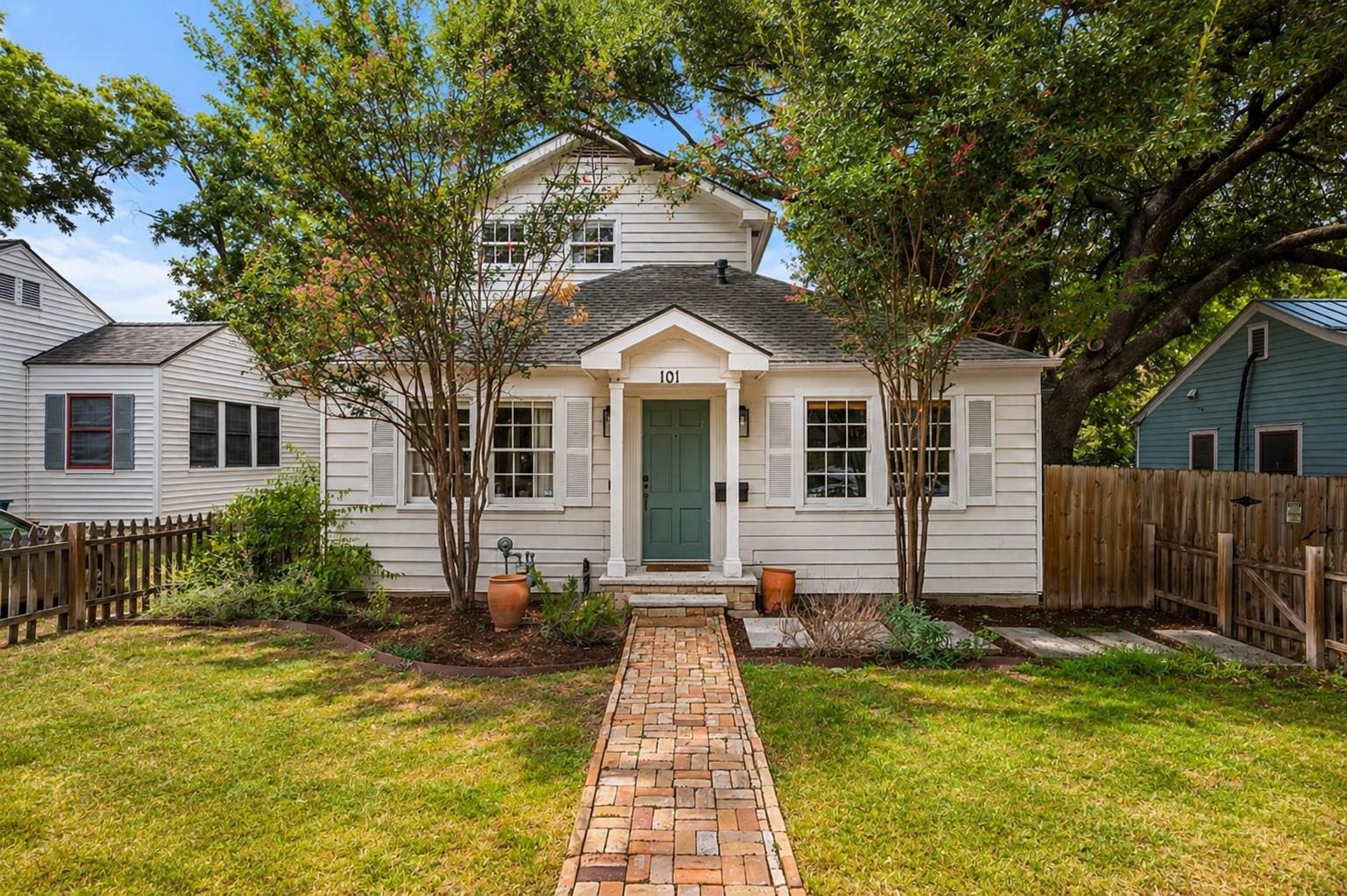 1016 43rd St
