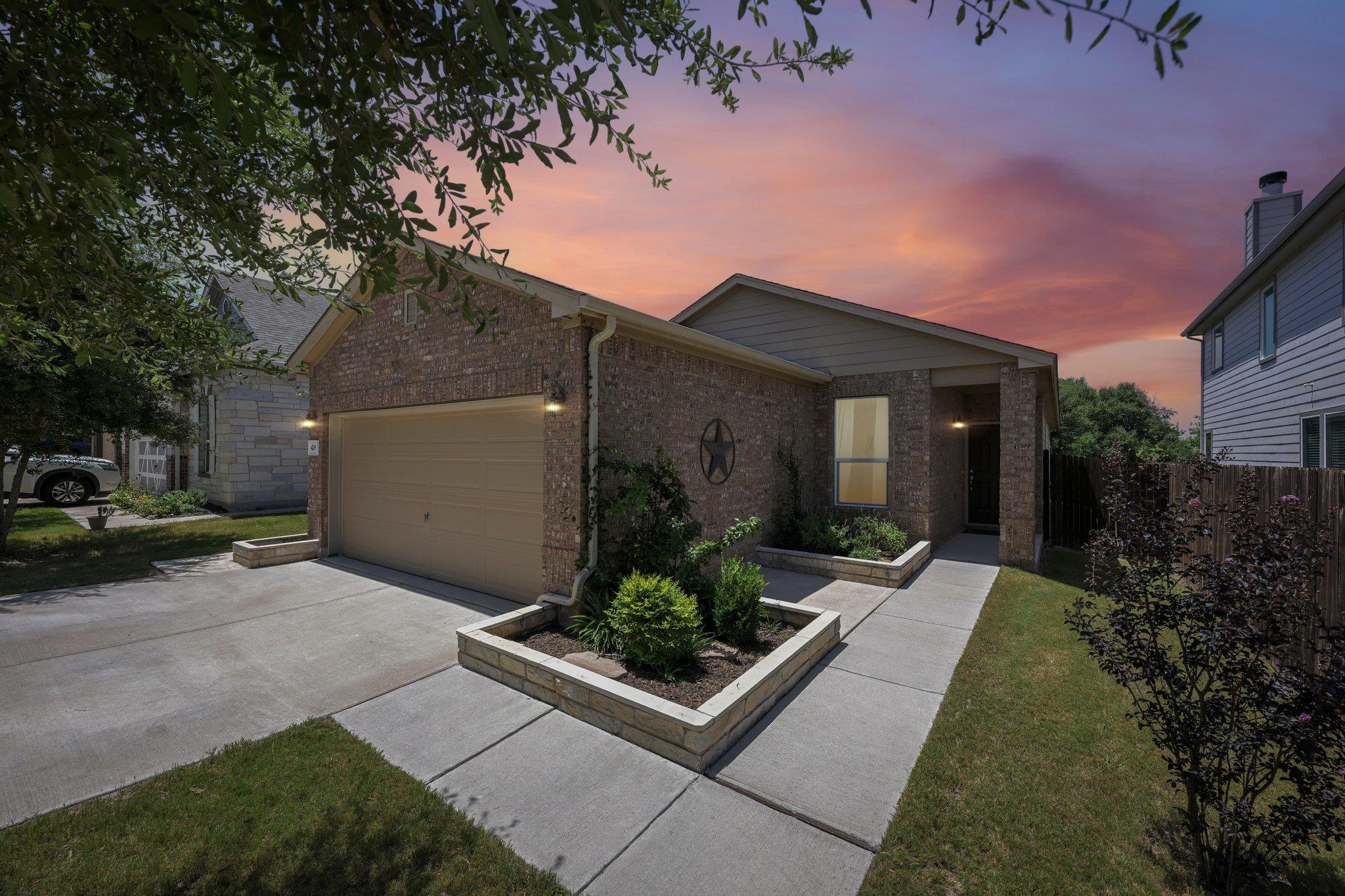 428 Los Cobos Ln