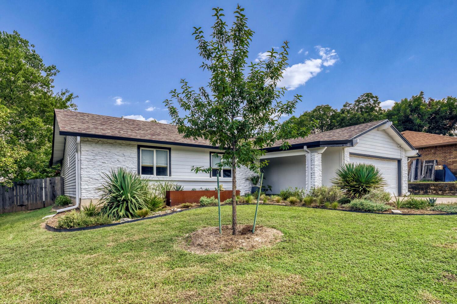 10109 Woodstock Dr