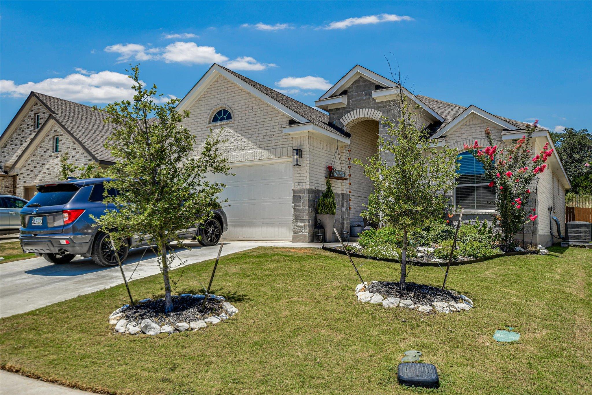 972 Leaning Oak Ln