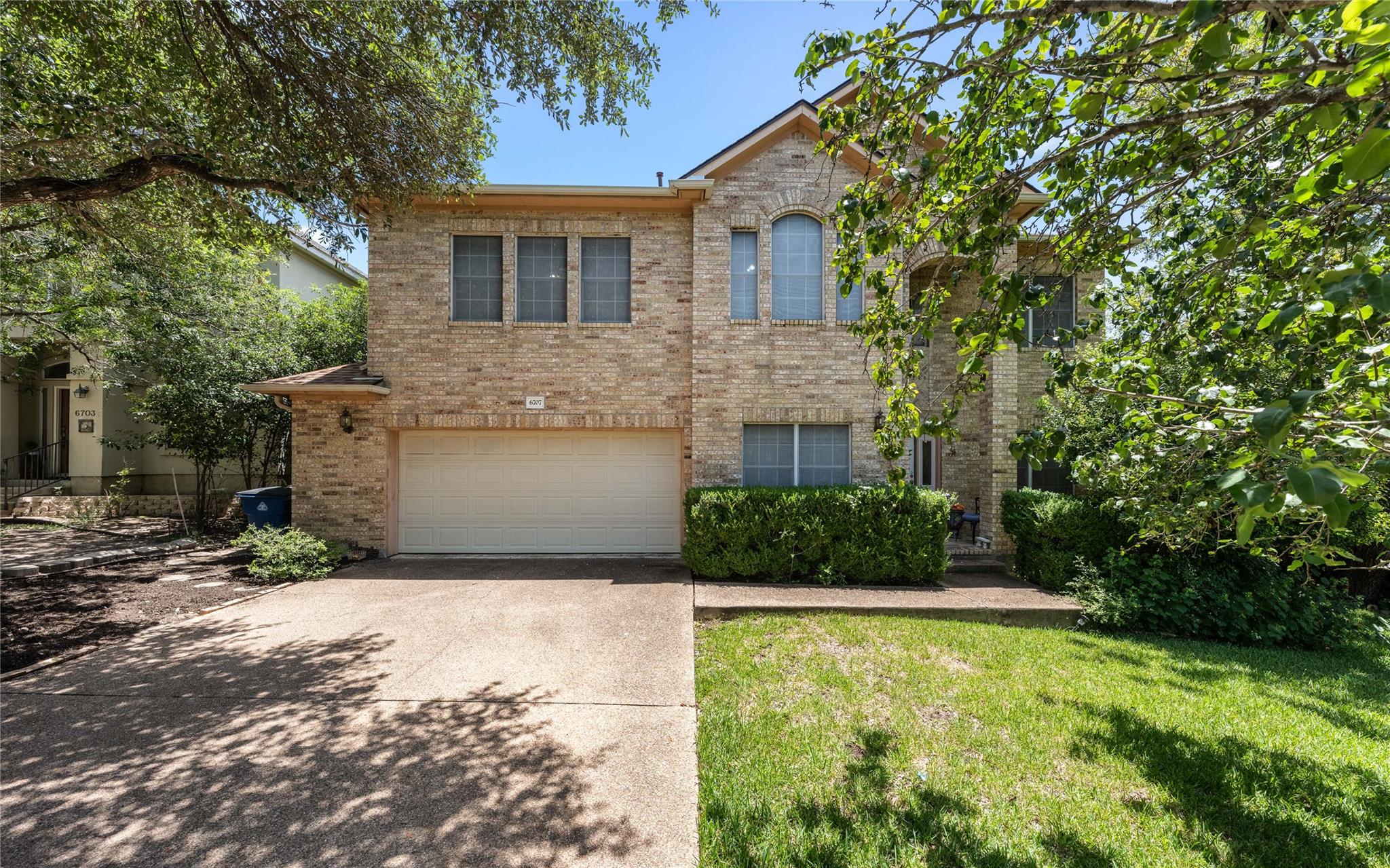 6707 Winnipeg Cv