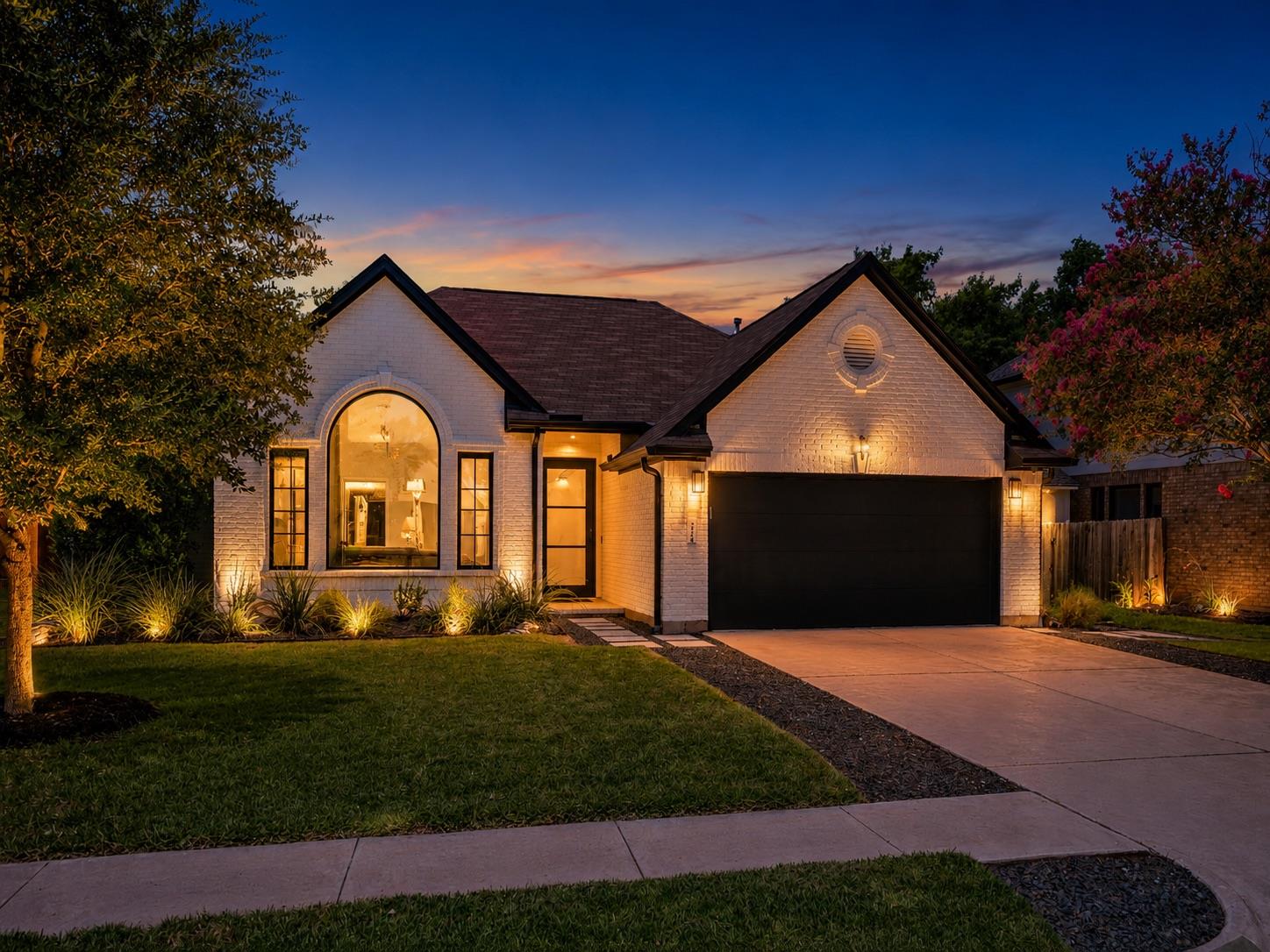 7704 Kiva Dr