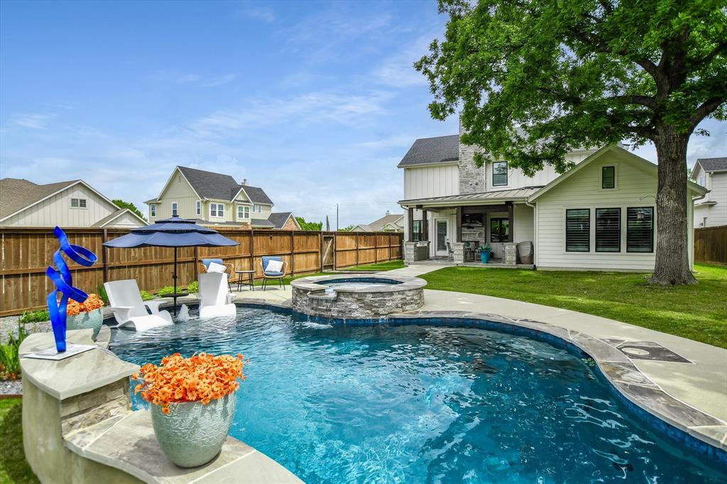 105 Retreat Pl