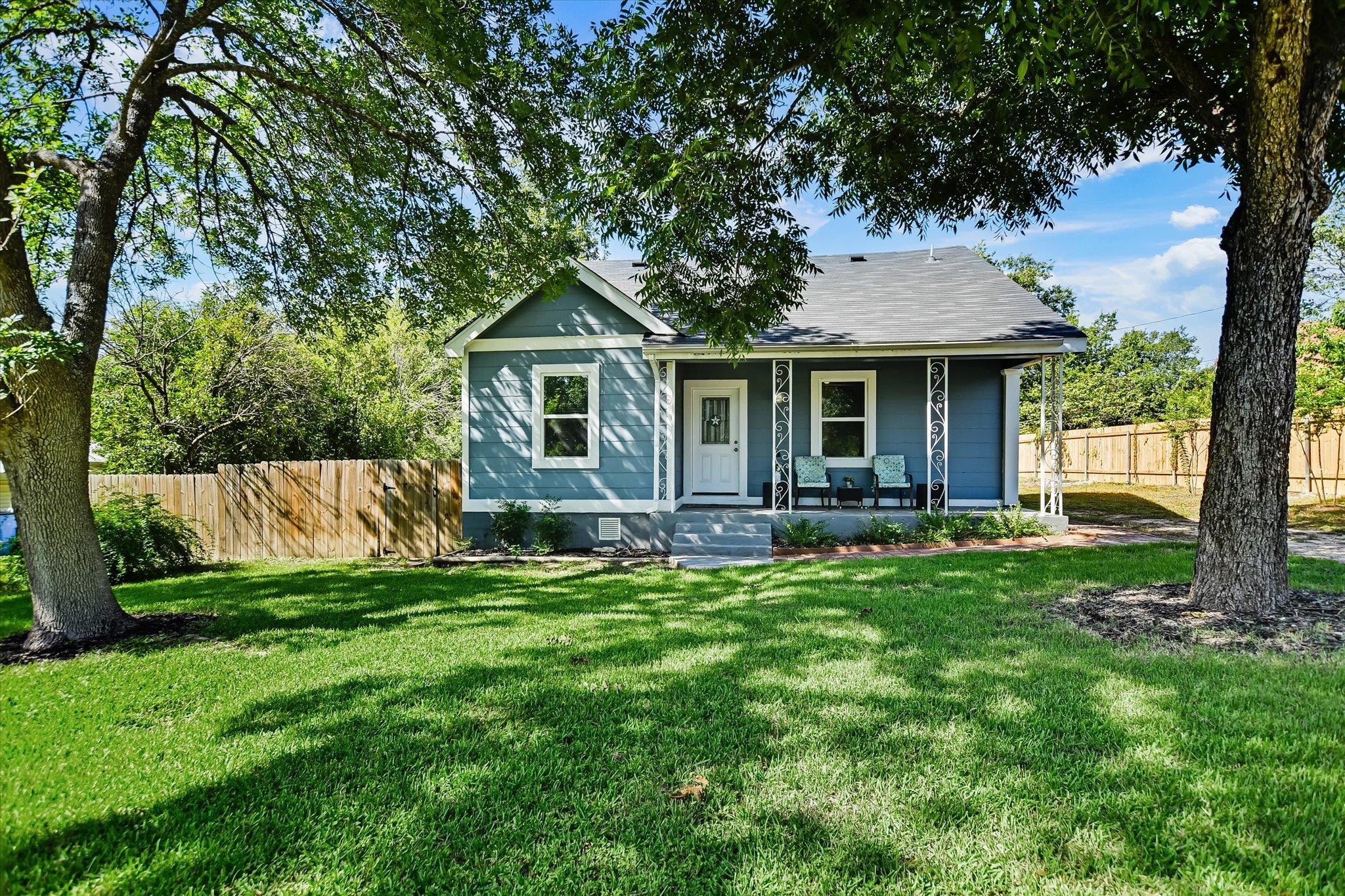 103 Hoopes Ave