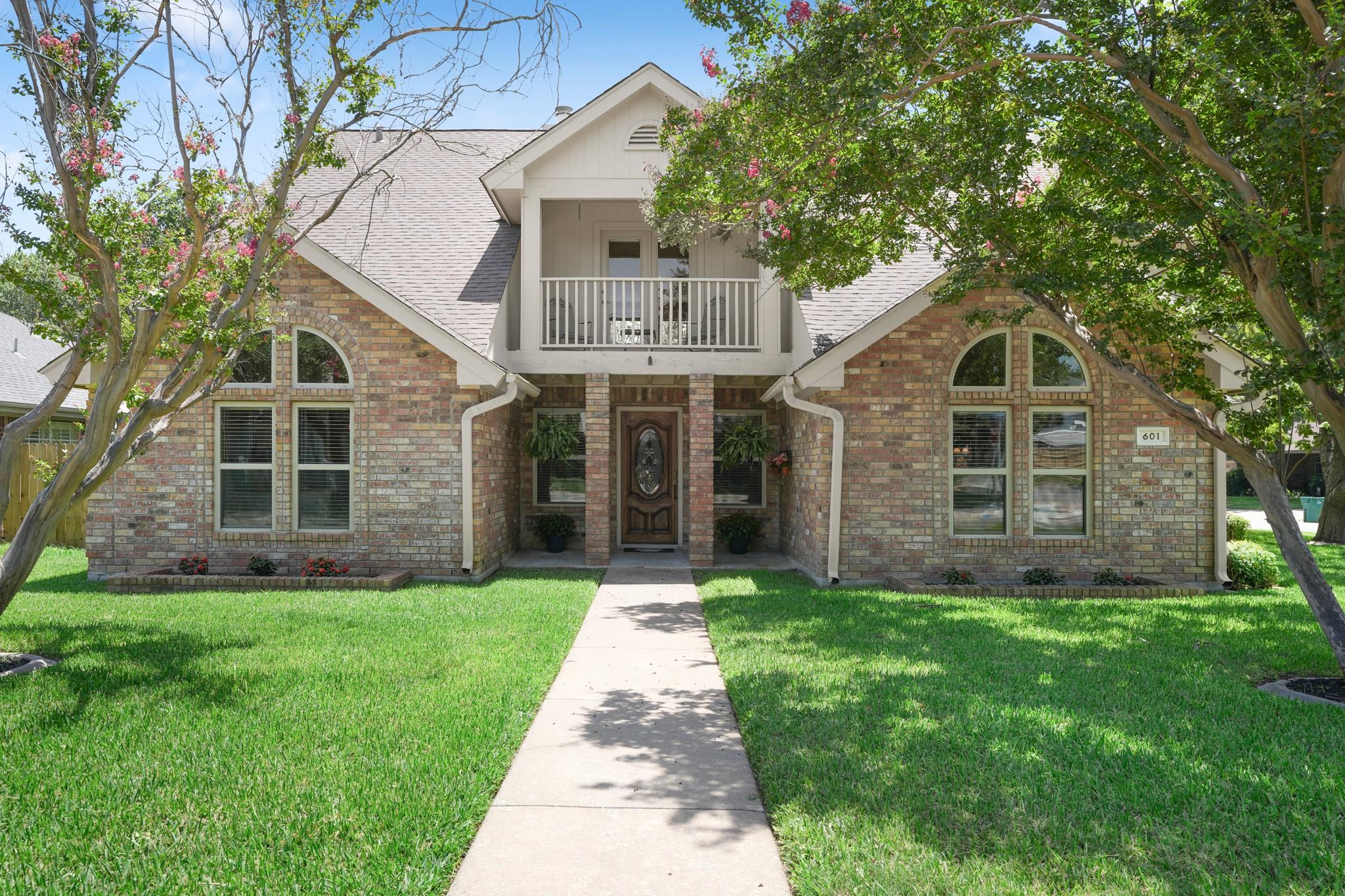 601 Maplewood Cir