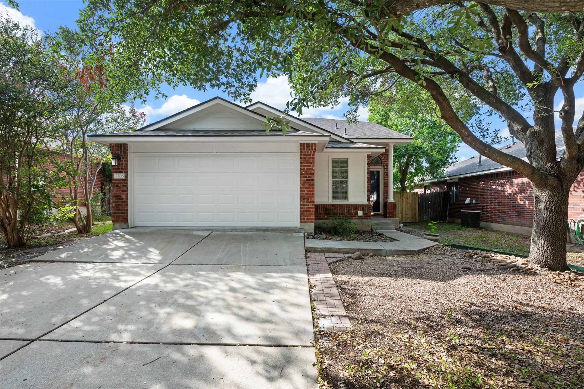2205 Ada Ln