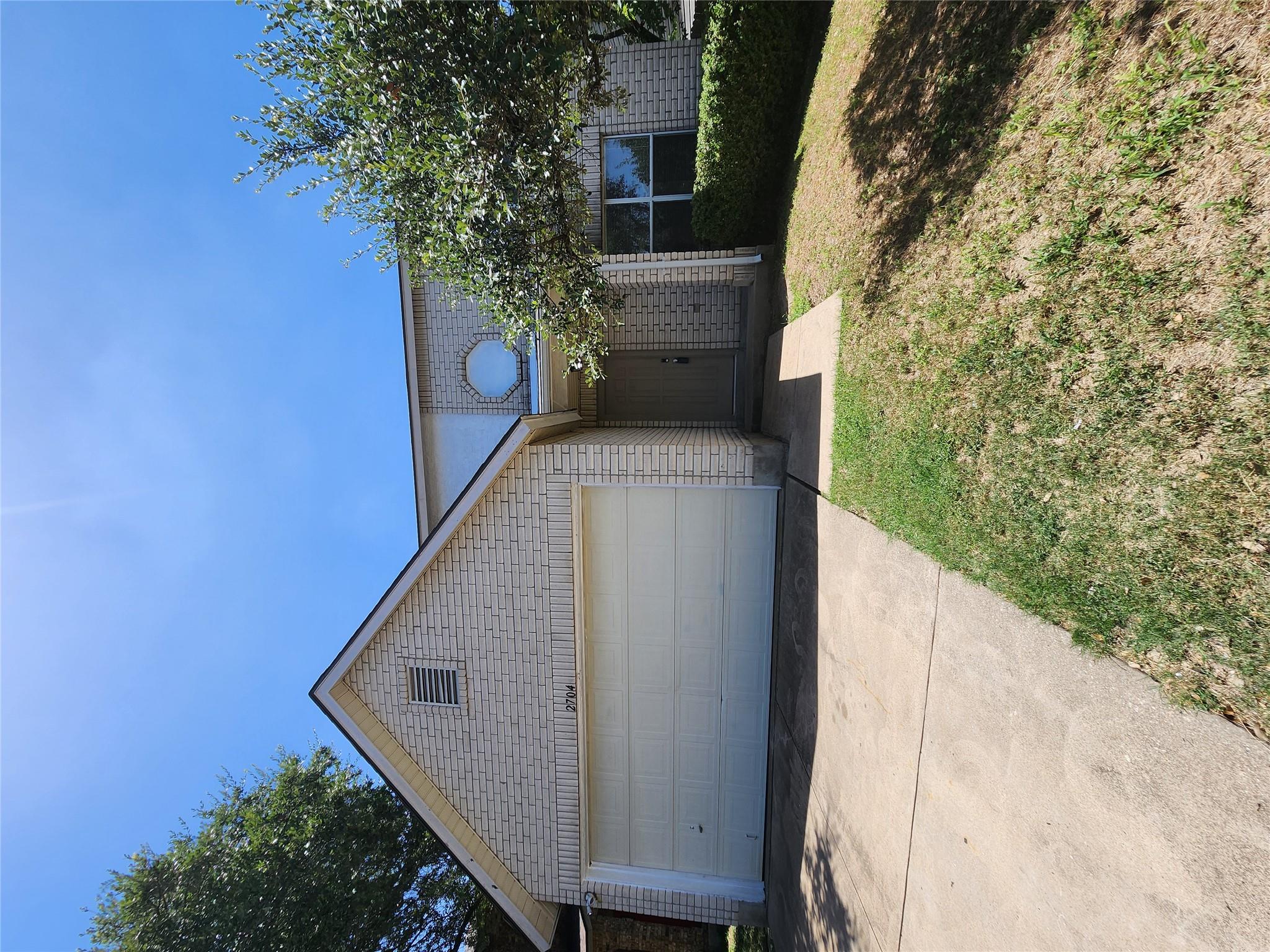 2704 Vinson Ct