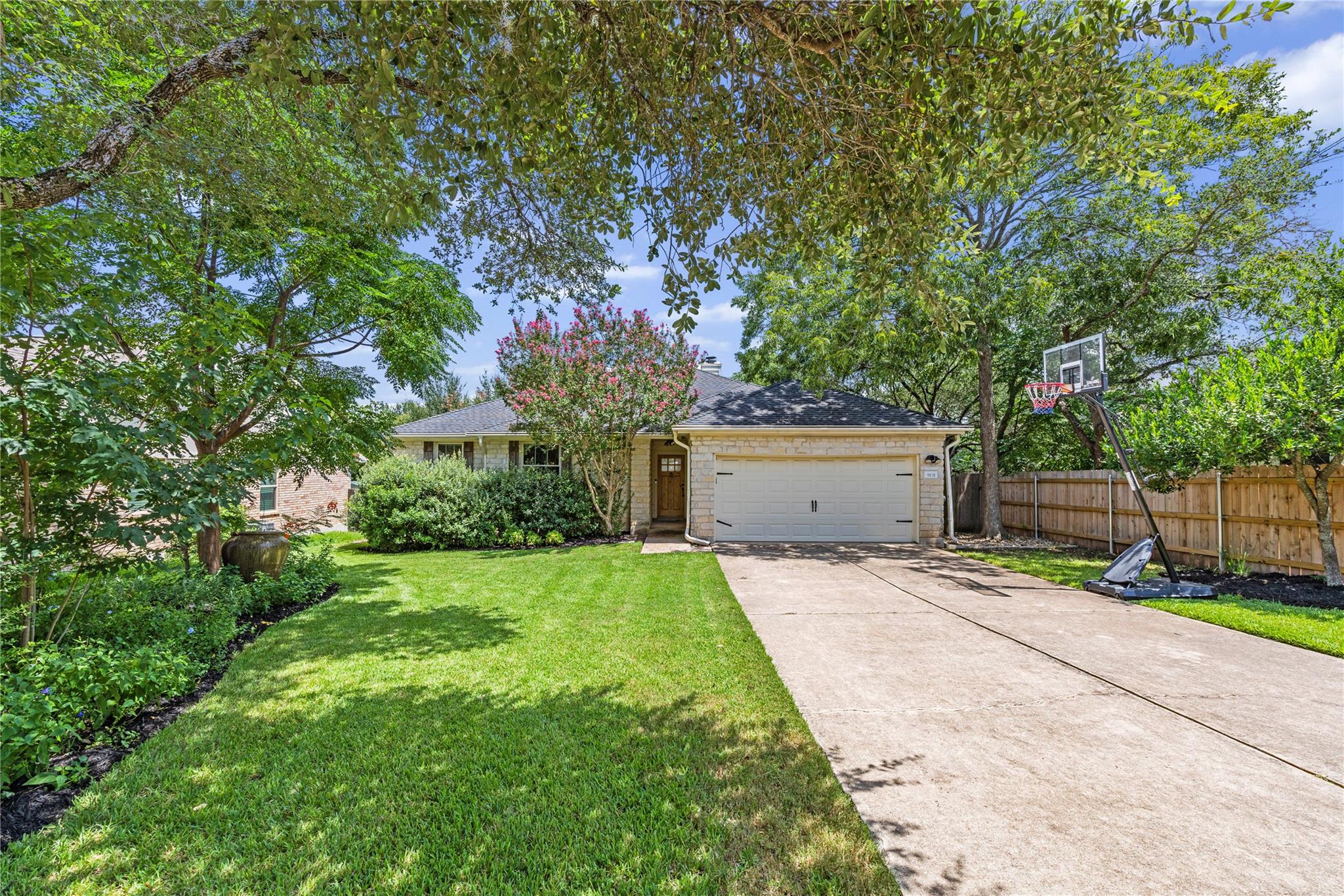 9131 Edwardson Ln