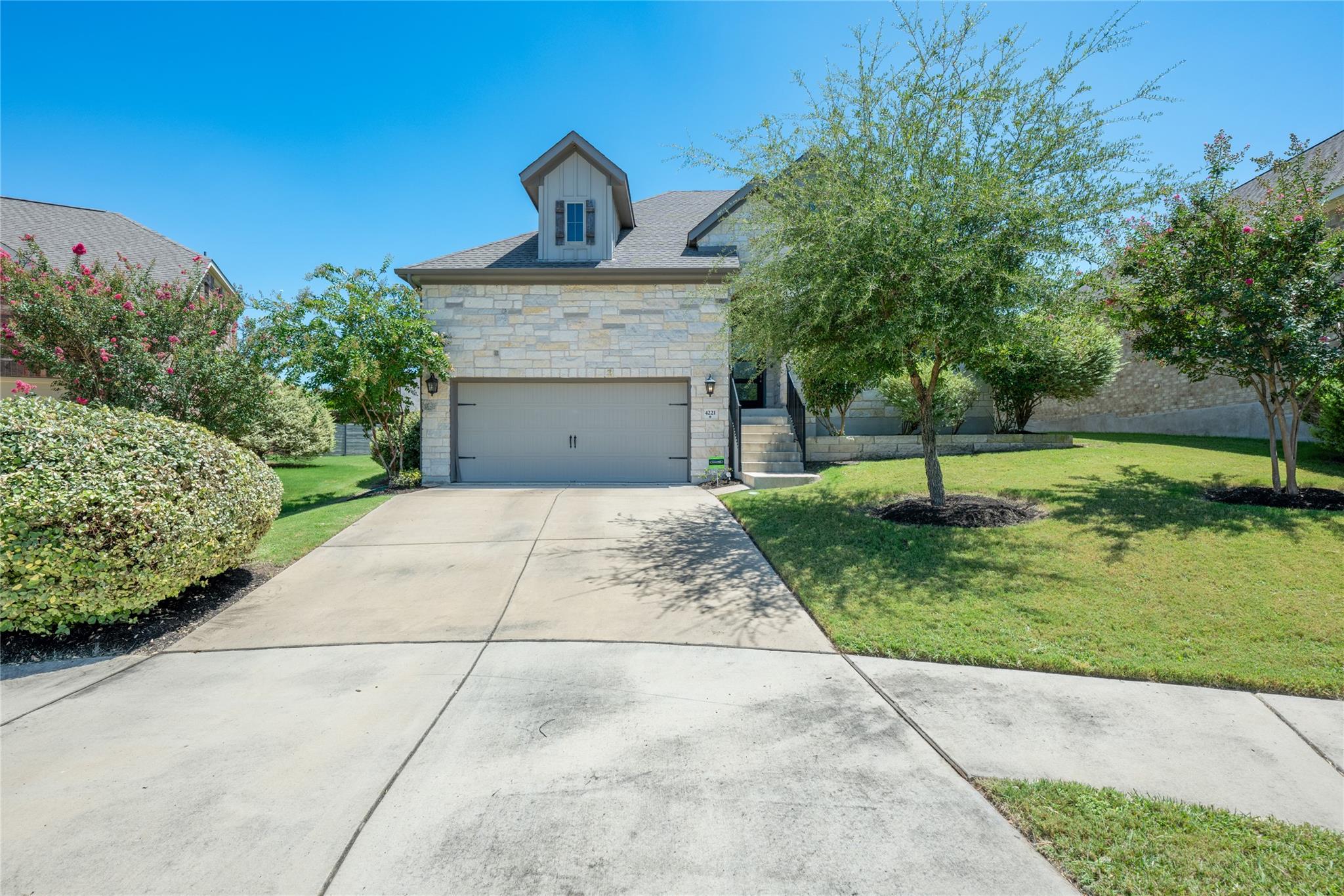 4221 Mercer Rd