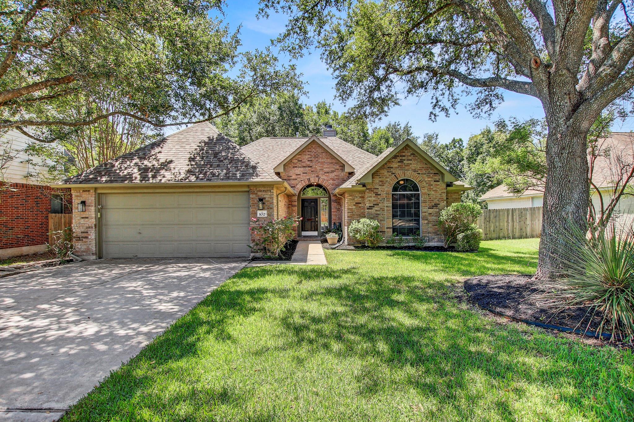 102 Trotter Dr