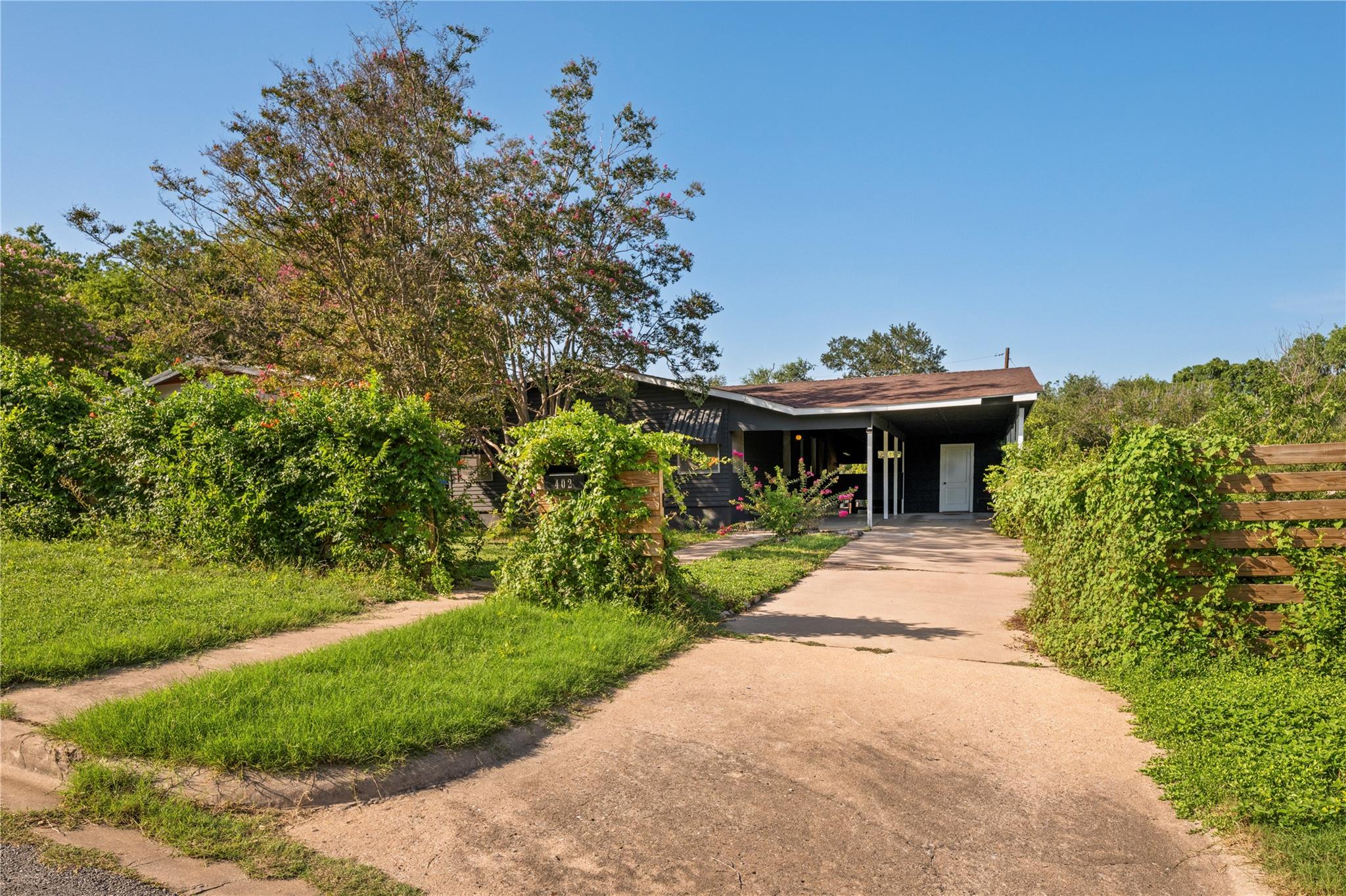 402 Philco Dr