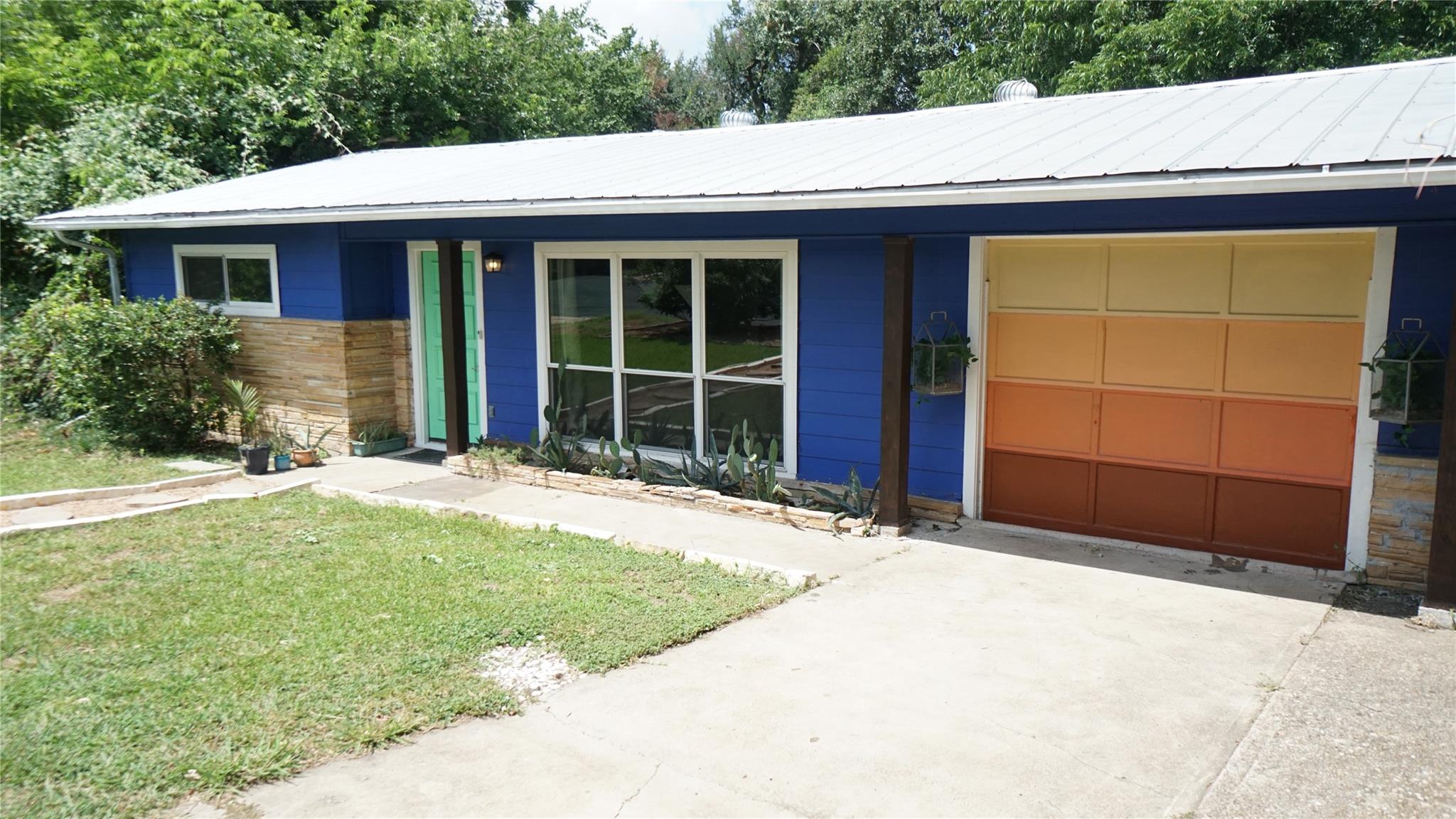 1808 Wildrose Dr