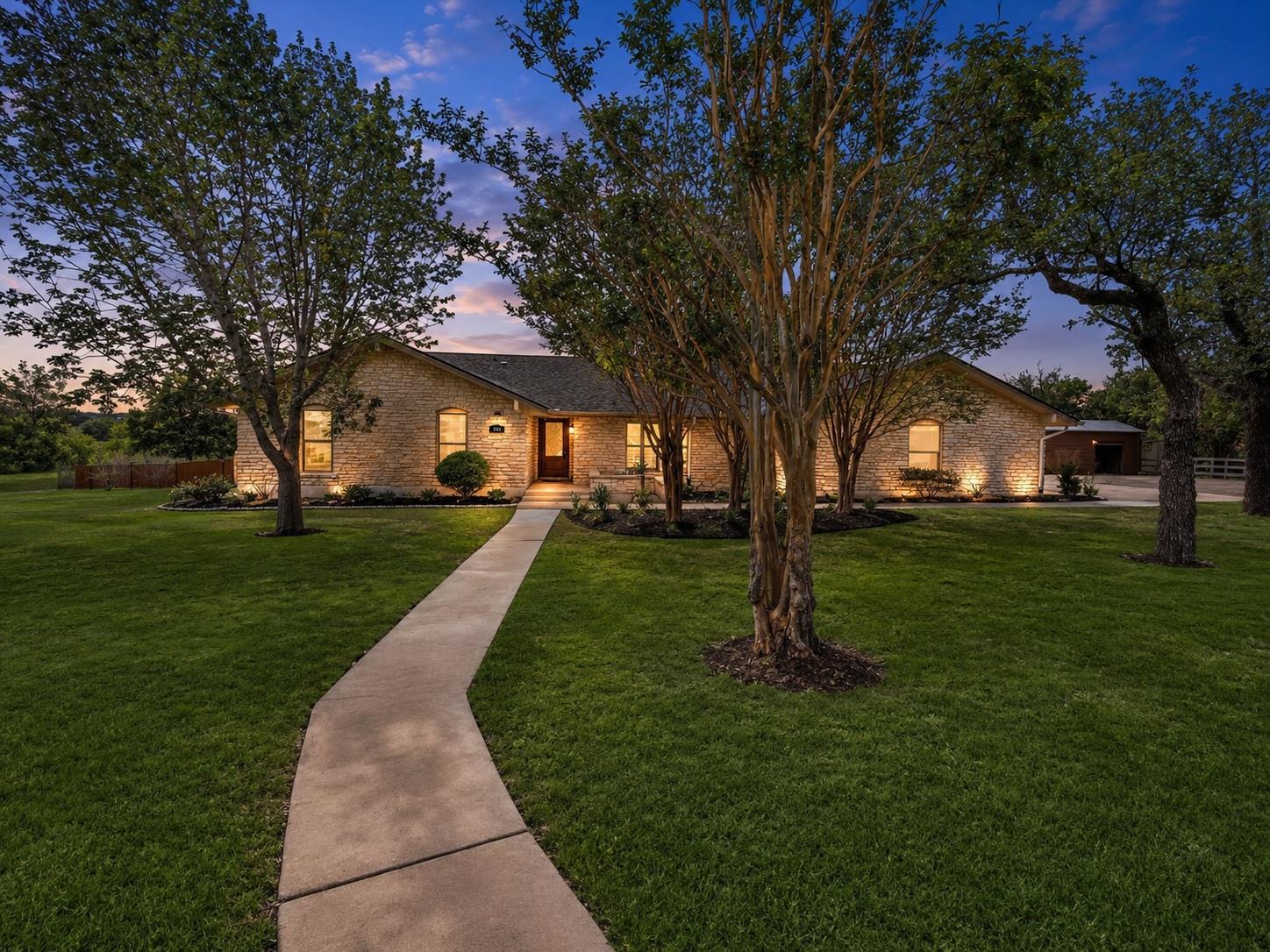 404 Skyline Rd